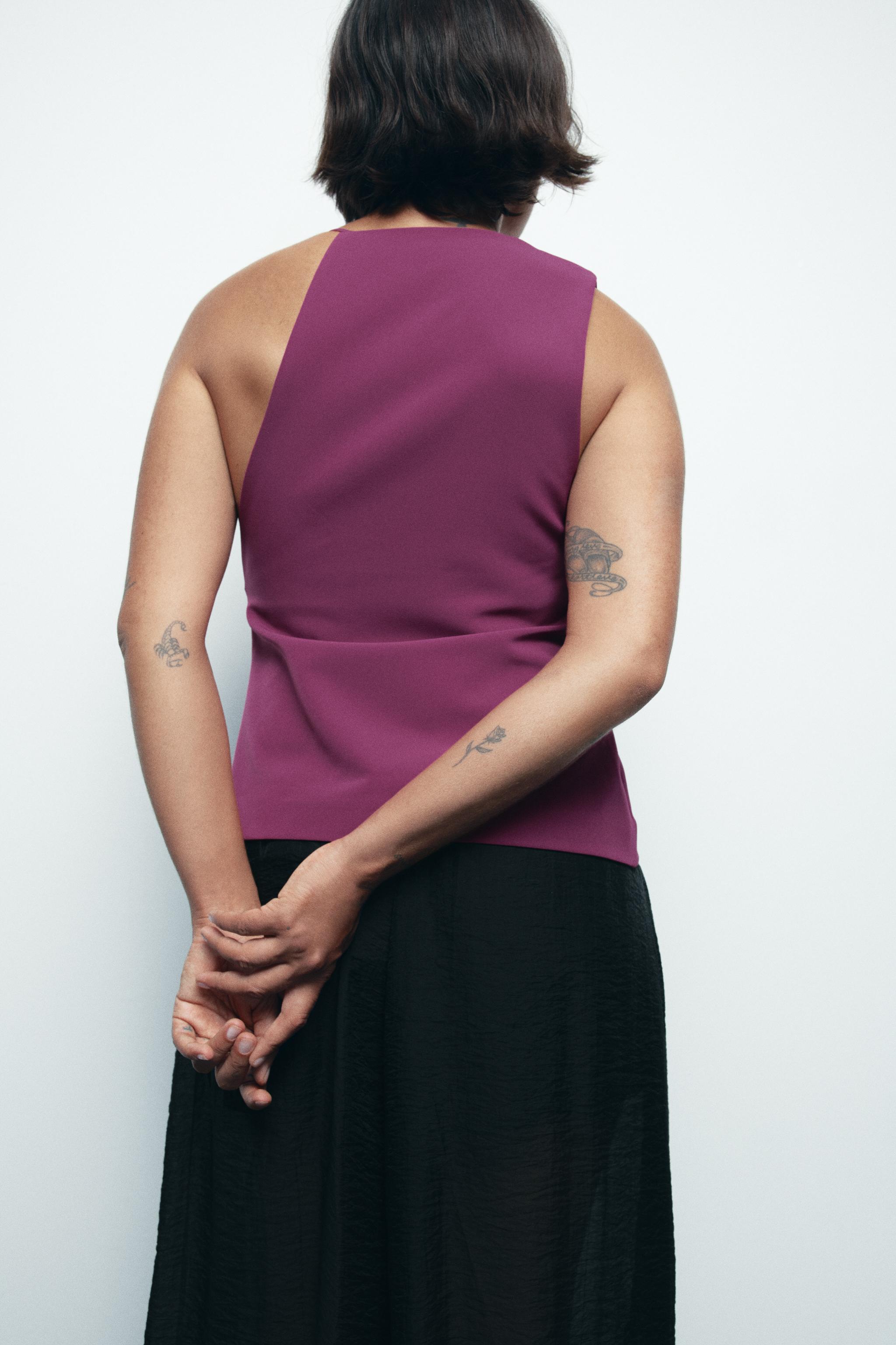 ASYMMETRIC CREPE BUCKLE TOP