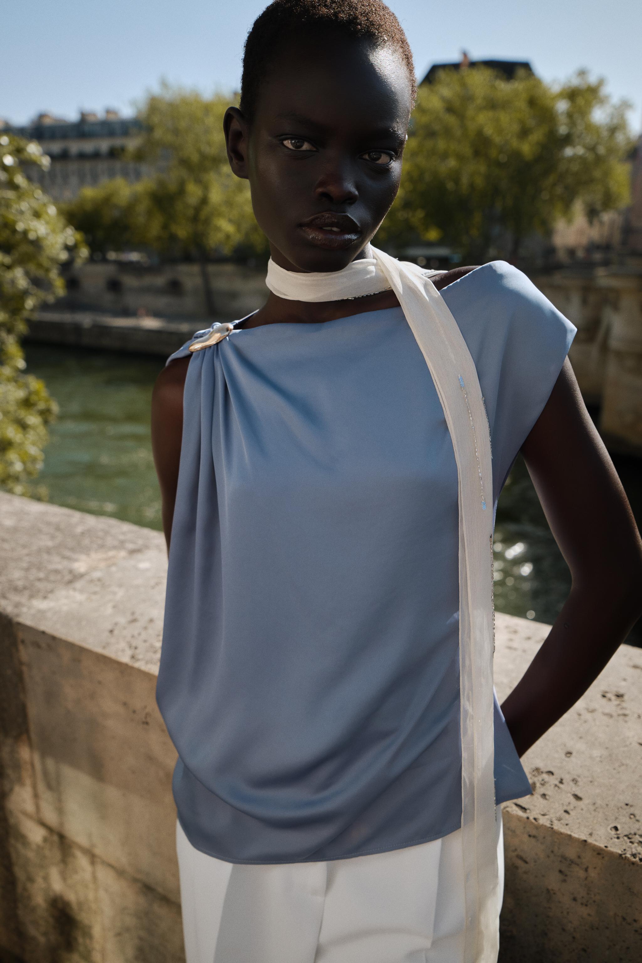 SATIN EFFECT TRIM TOP