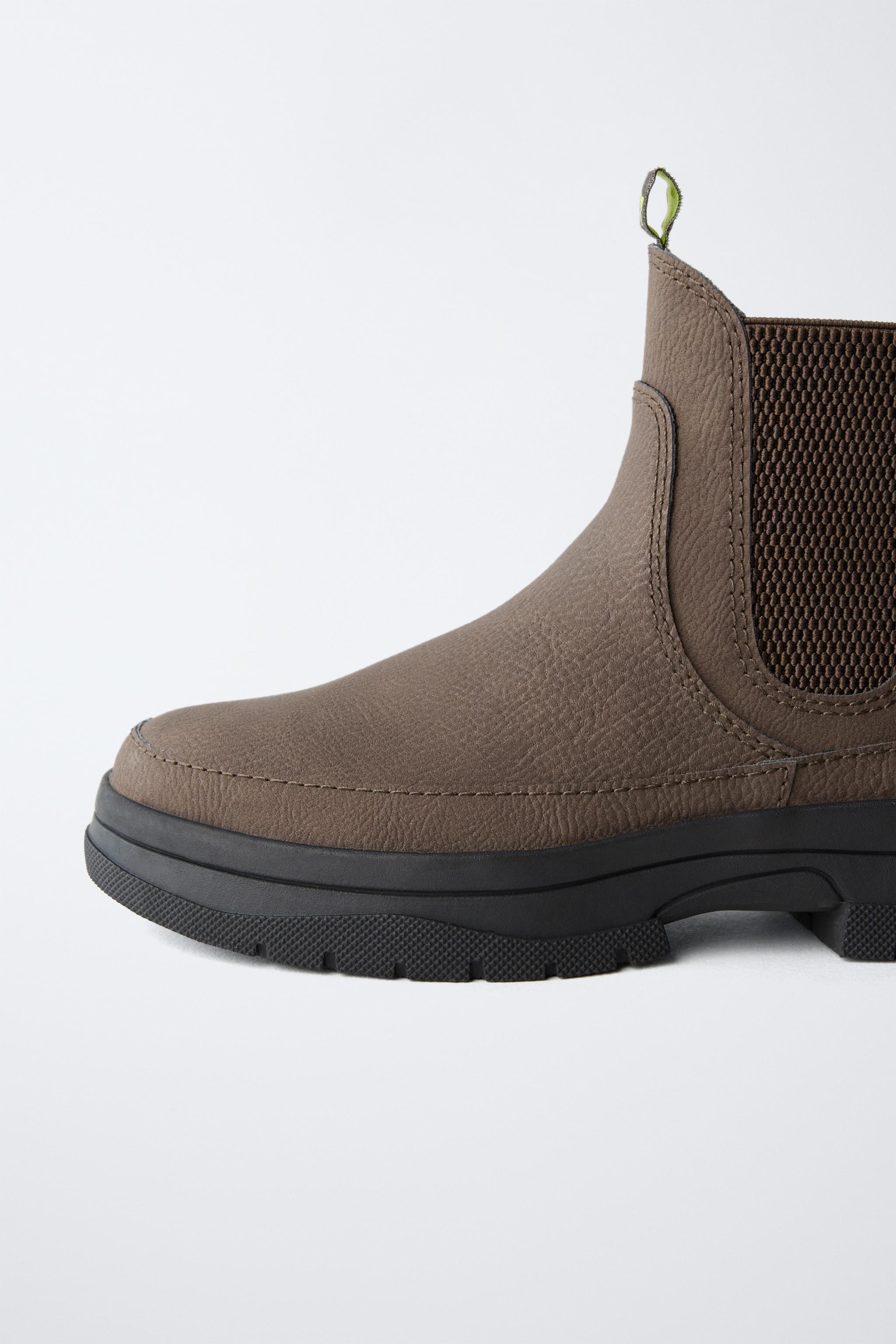 PULL TAB ANKLE BOOTS