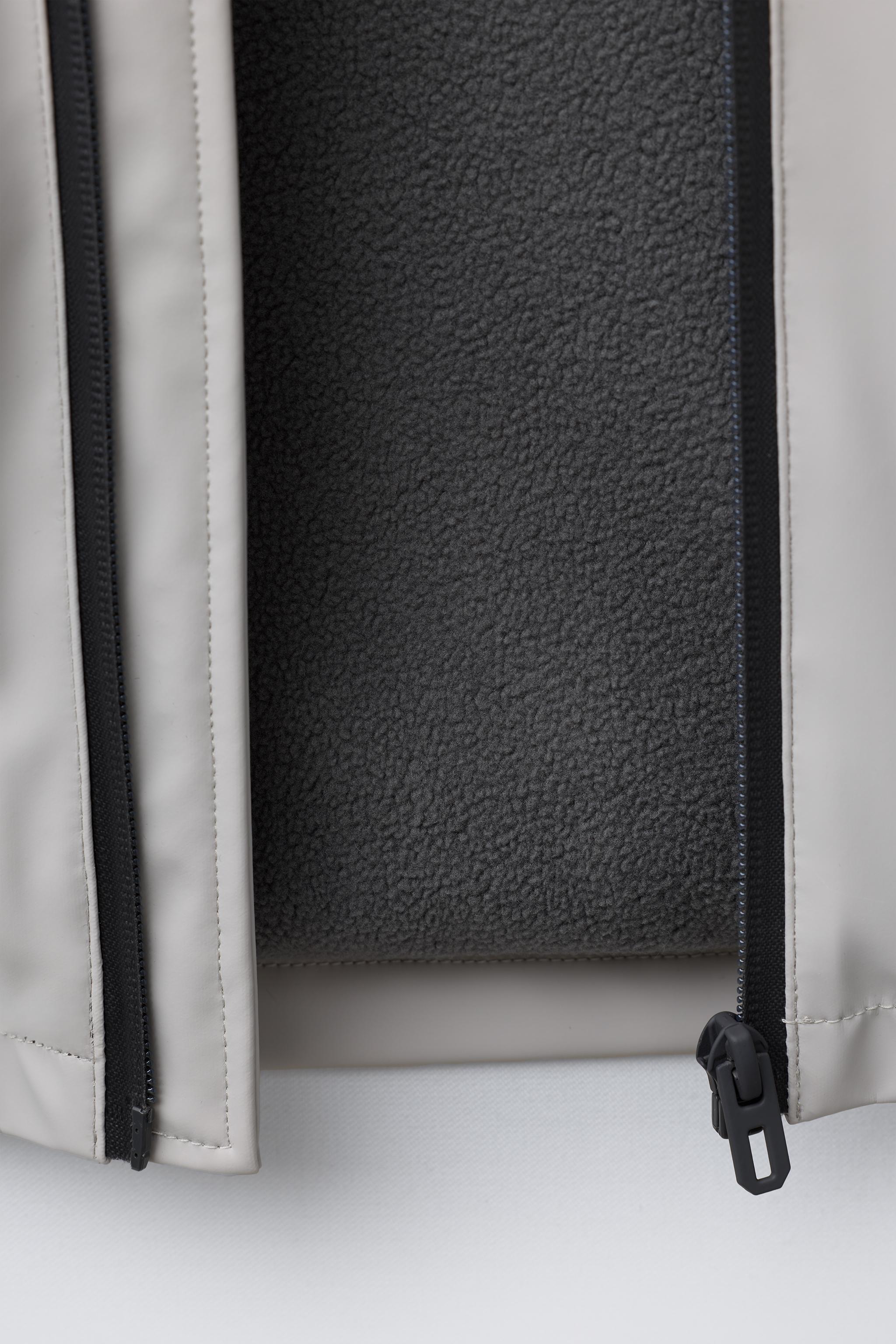 RUBBERIZED WATER RESISTANT RAINCOAT