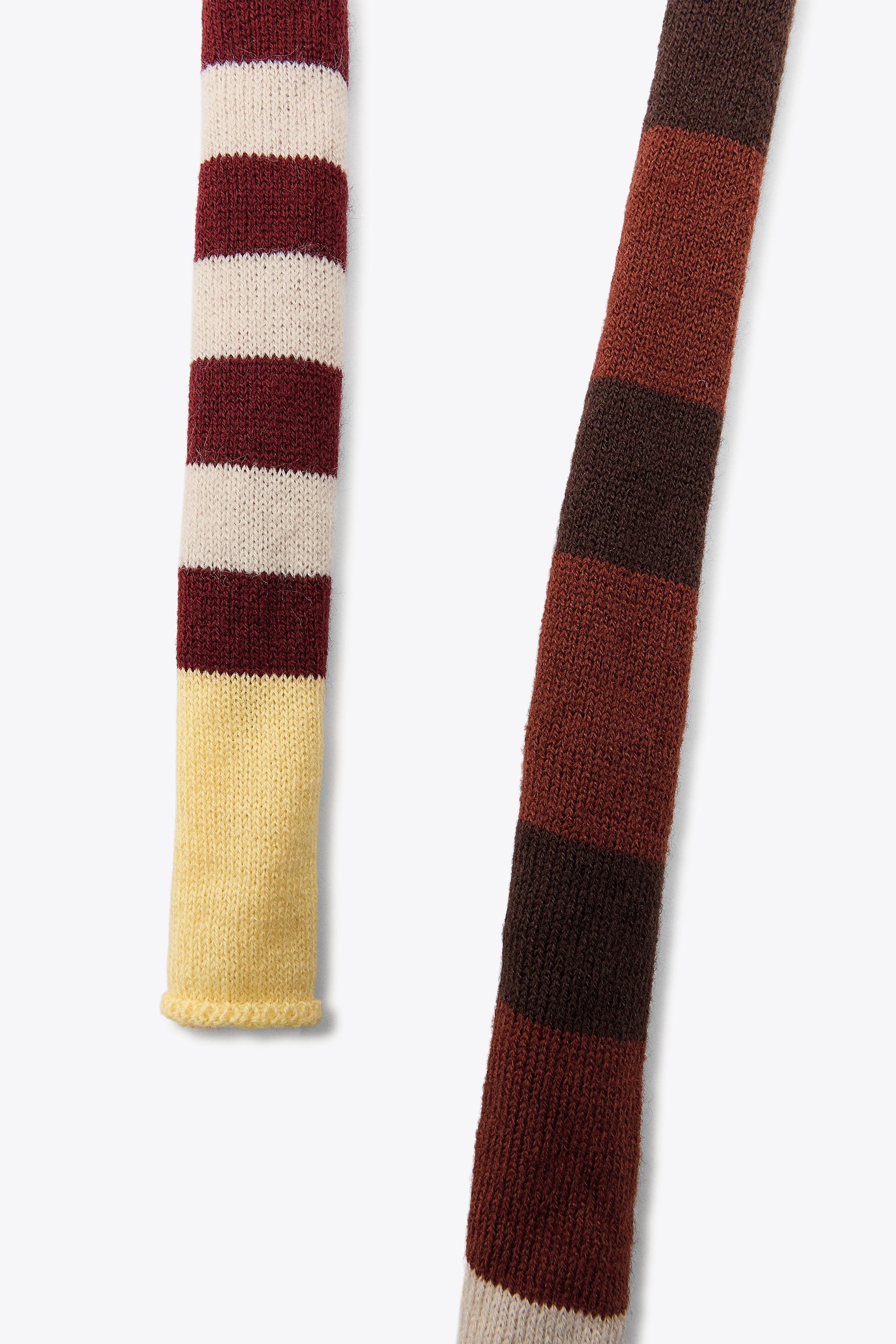 STRIPED KNIT SCARF