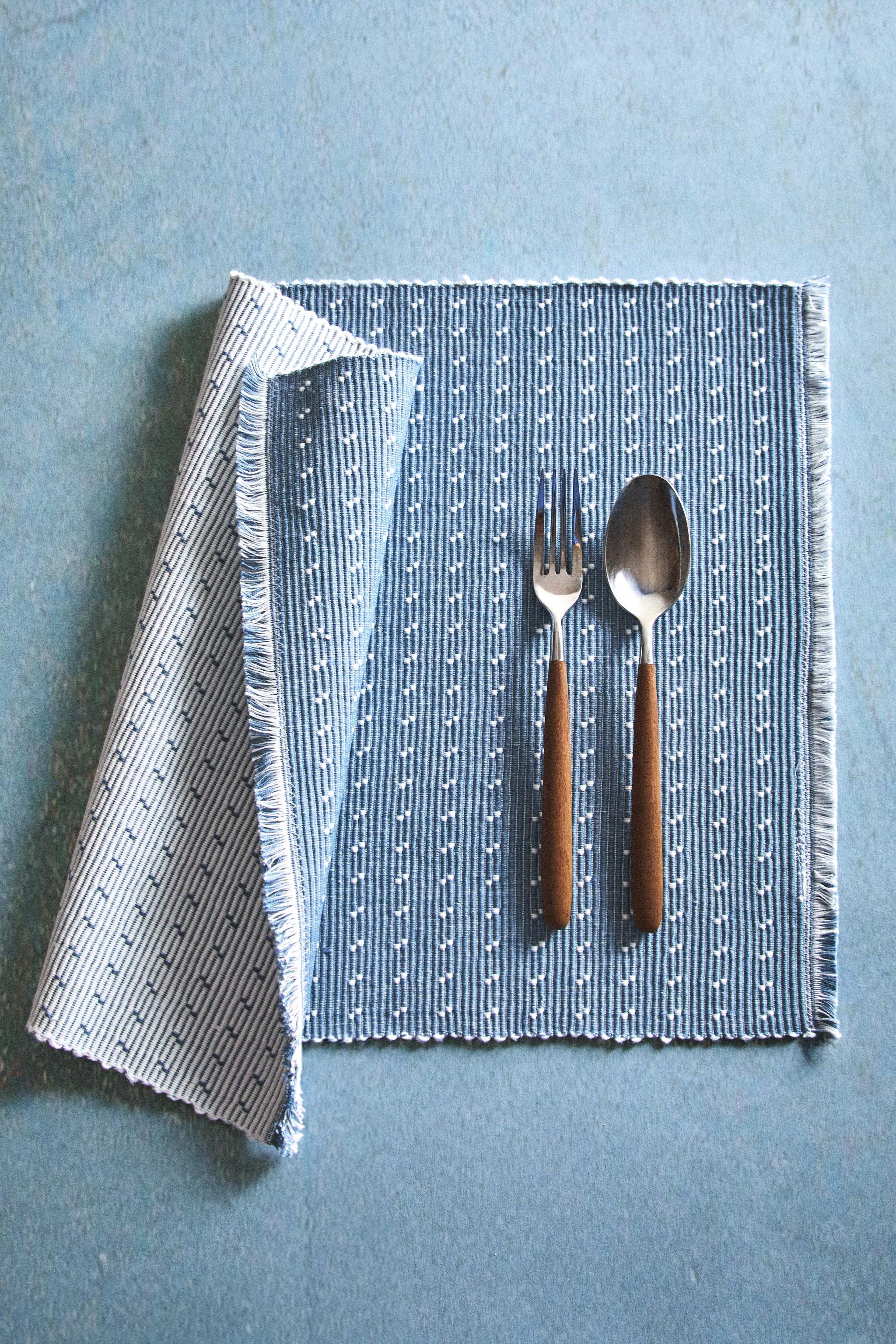 RIBBED DOTTED PLACEMAT