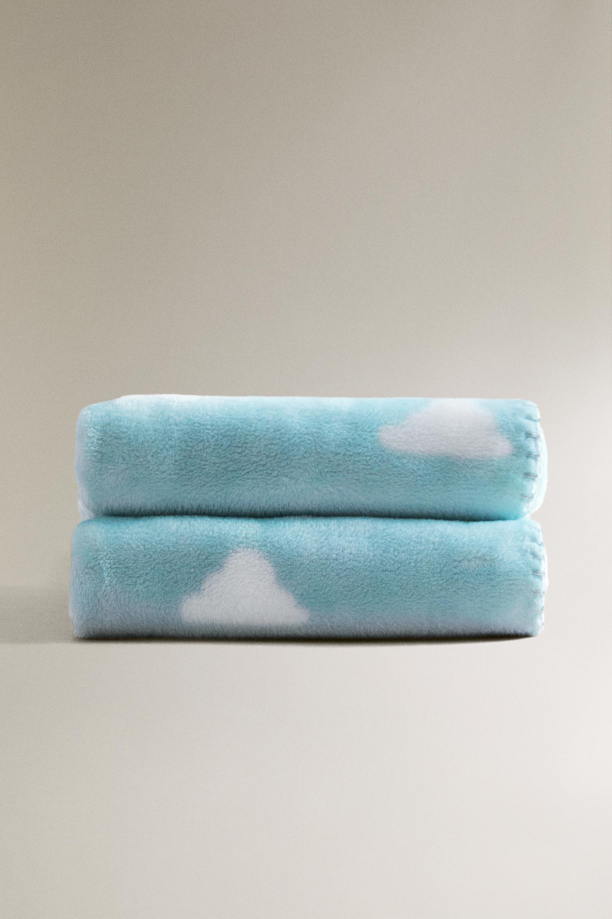CHILDREN'S FLEECE CLOUDS BLANKET
