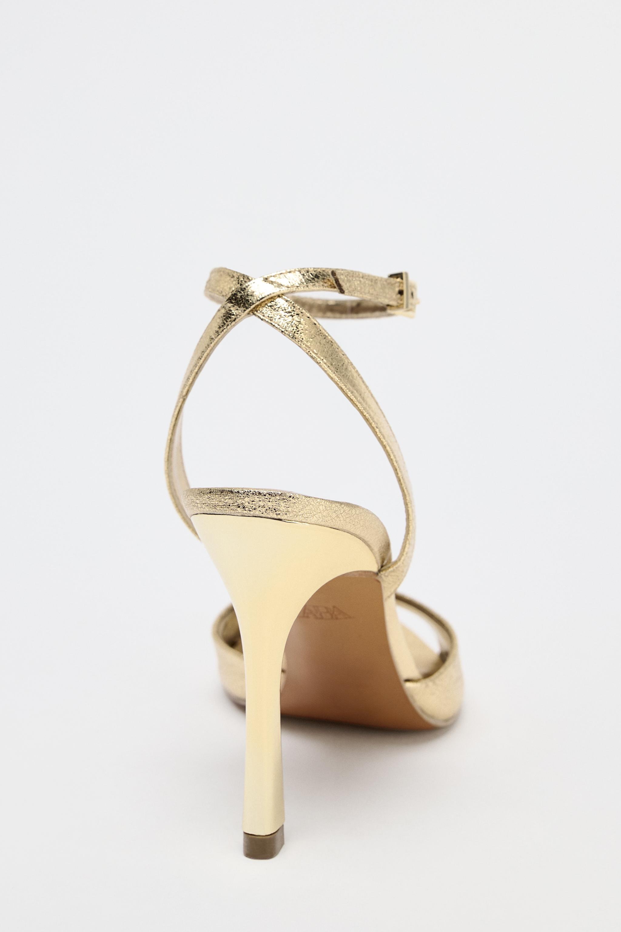 PATENT EFFECT HEELED SANDALS