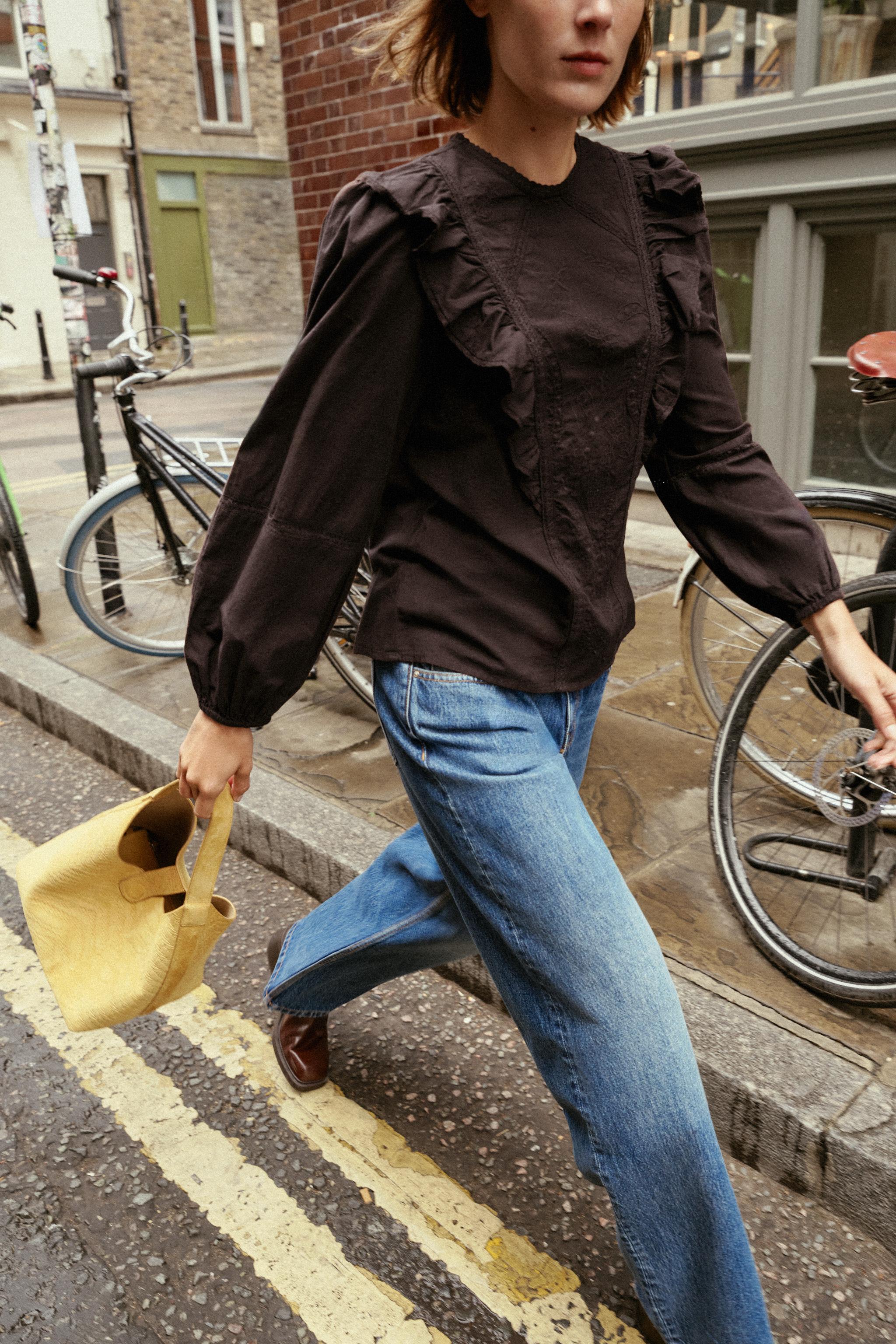 FLORAL EMBROIDERY BLOUSE
