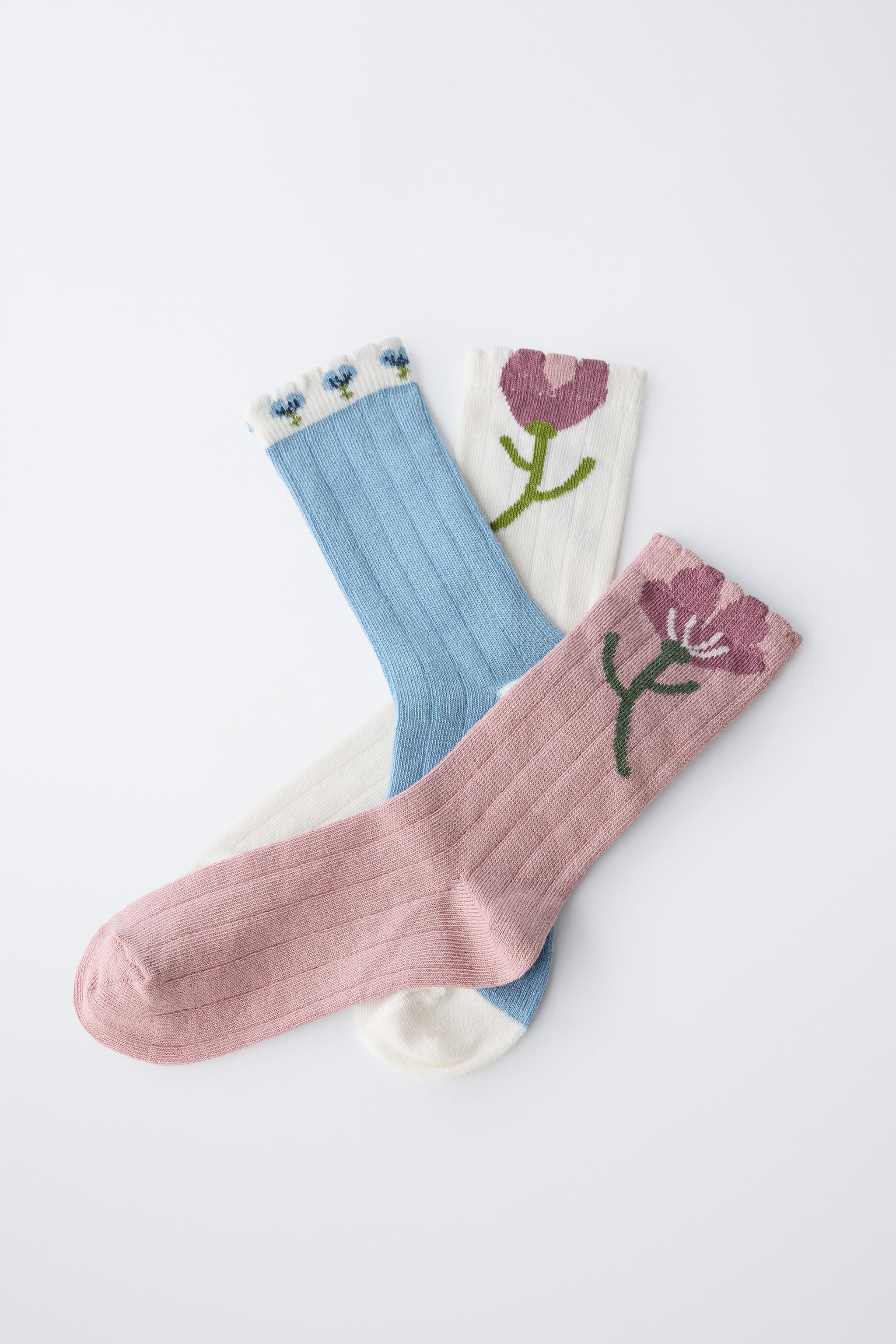 THREE-PACK OF FLORAL SOCKS