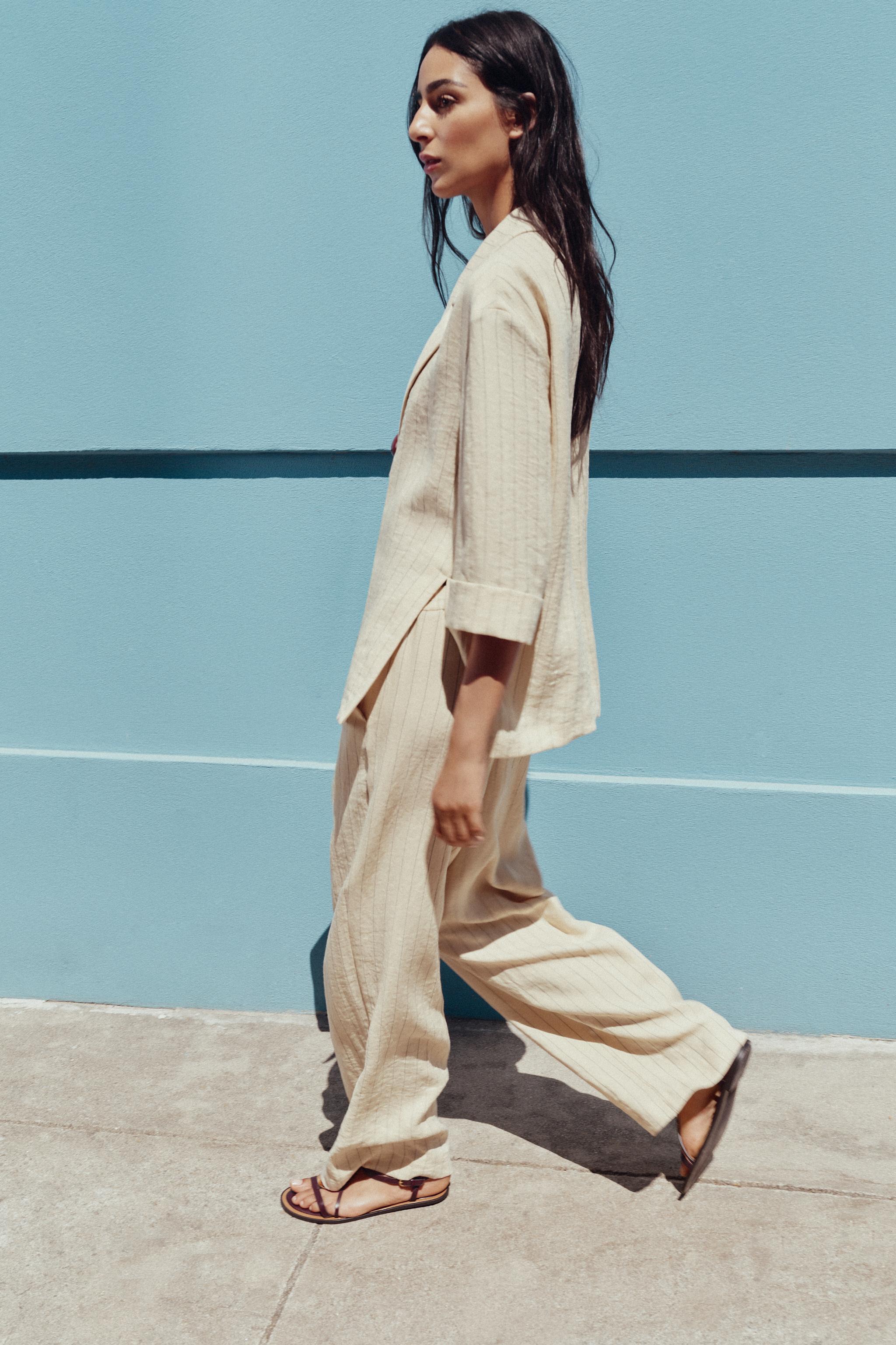 STRIPED DOUBLE BREASTED BLAZER