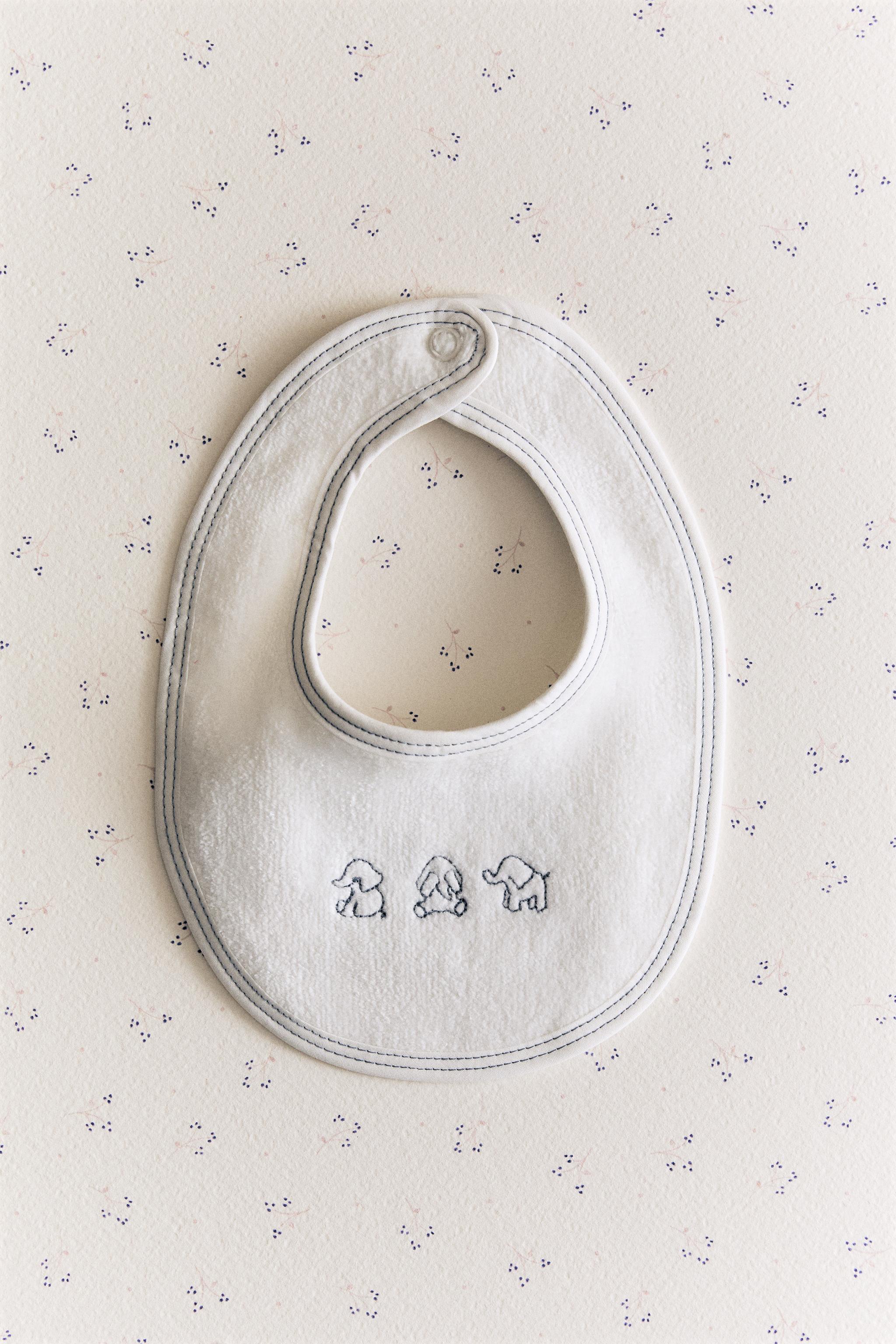 CHILDREN'S VELOUR ELEPHANT BABY BIB