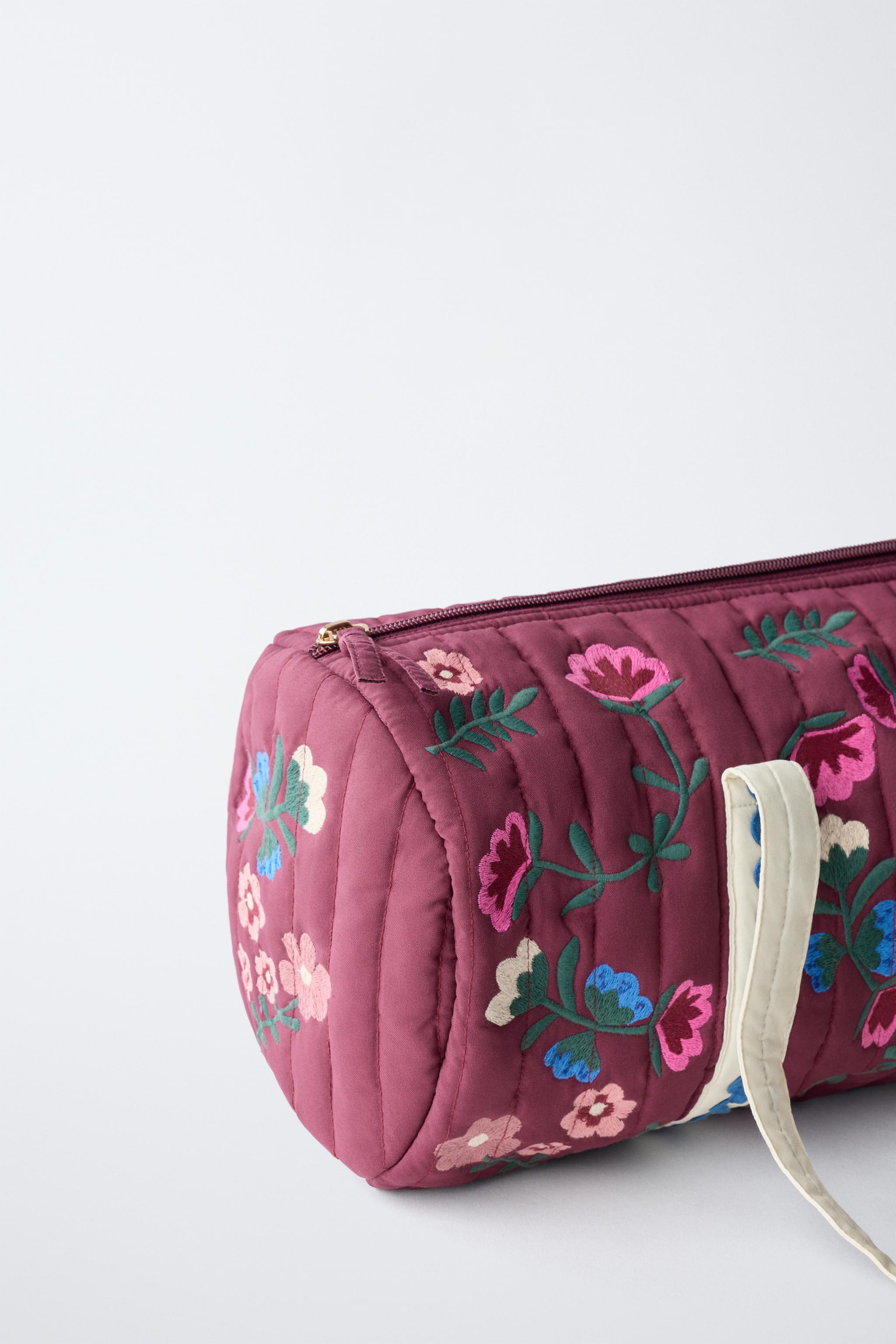 EMBROIDERED BOWLING BAG