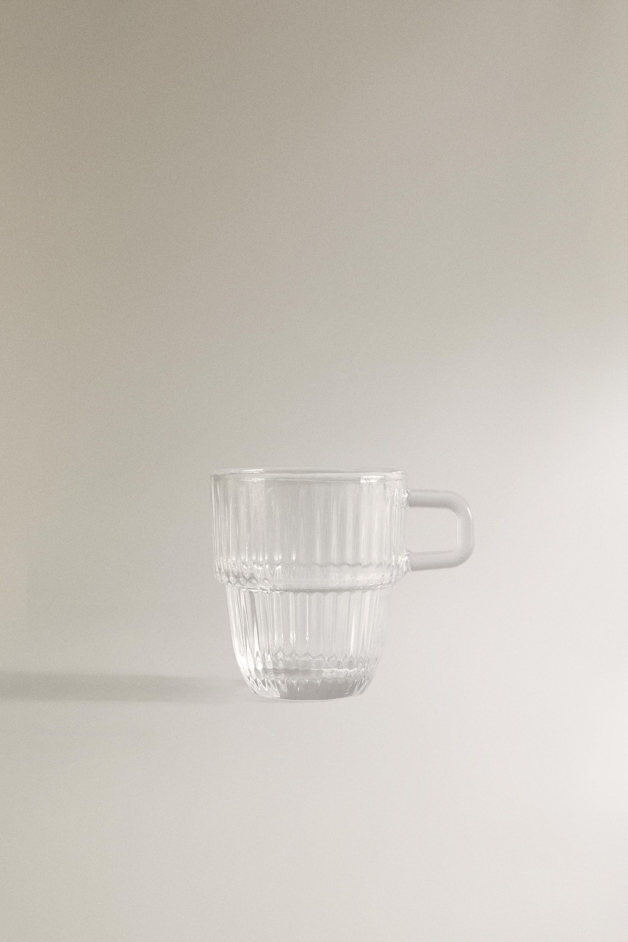 GLASS ESPRESSO CUP WITH A RAISED DESIGN