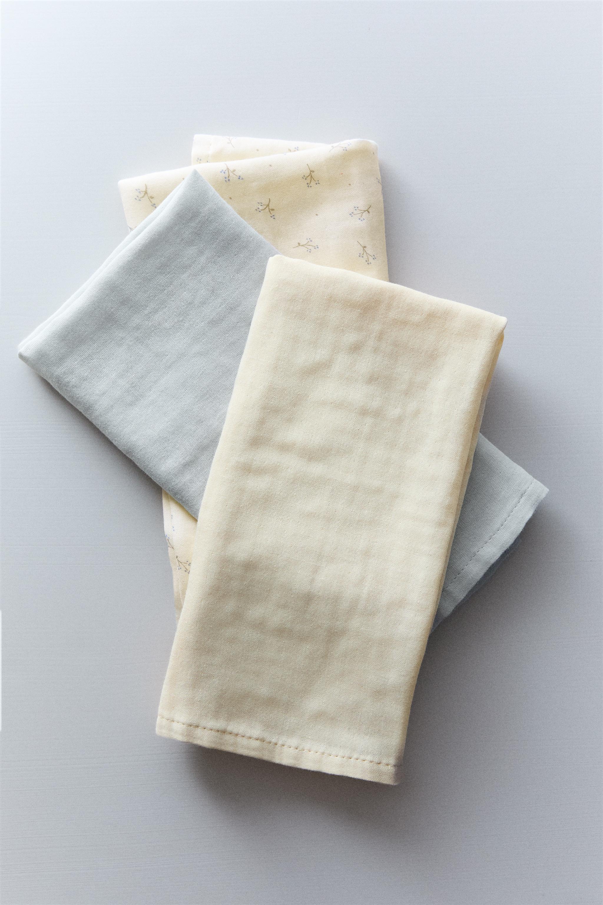 SET OF CHILDREN'S MUSLIN CLOTHS WITH MINI FLOWERS (SET OF 3)