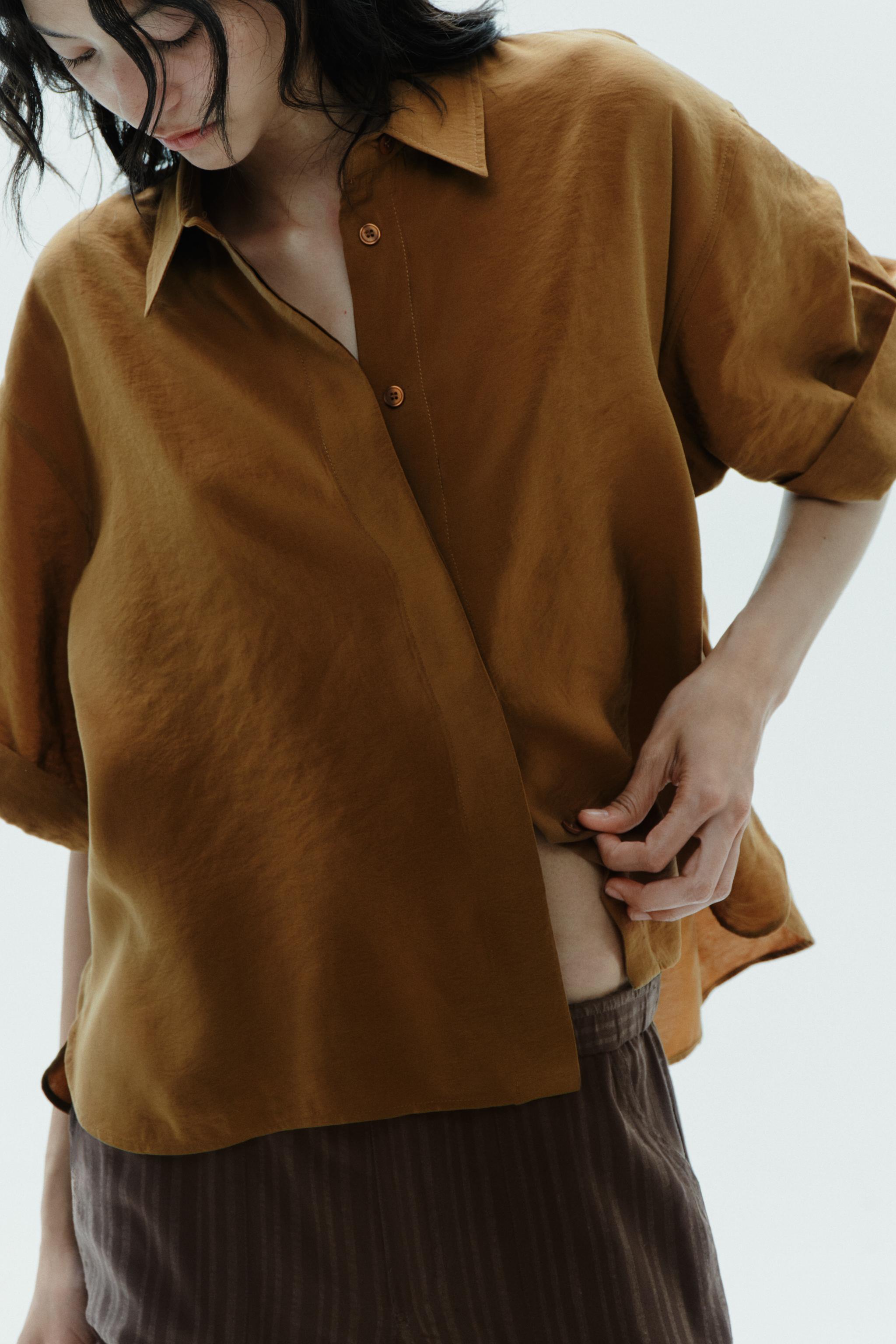 FLOWY SHORT SLEEVE SHIRT