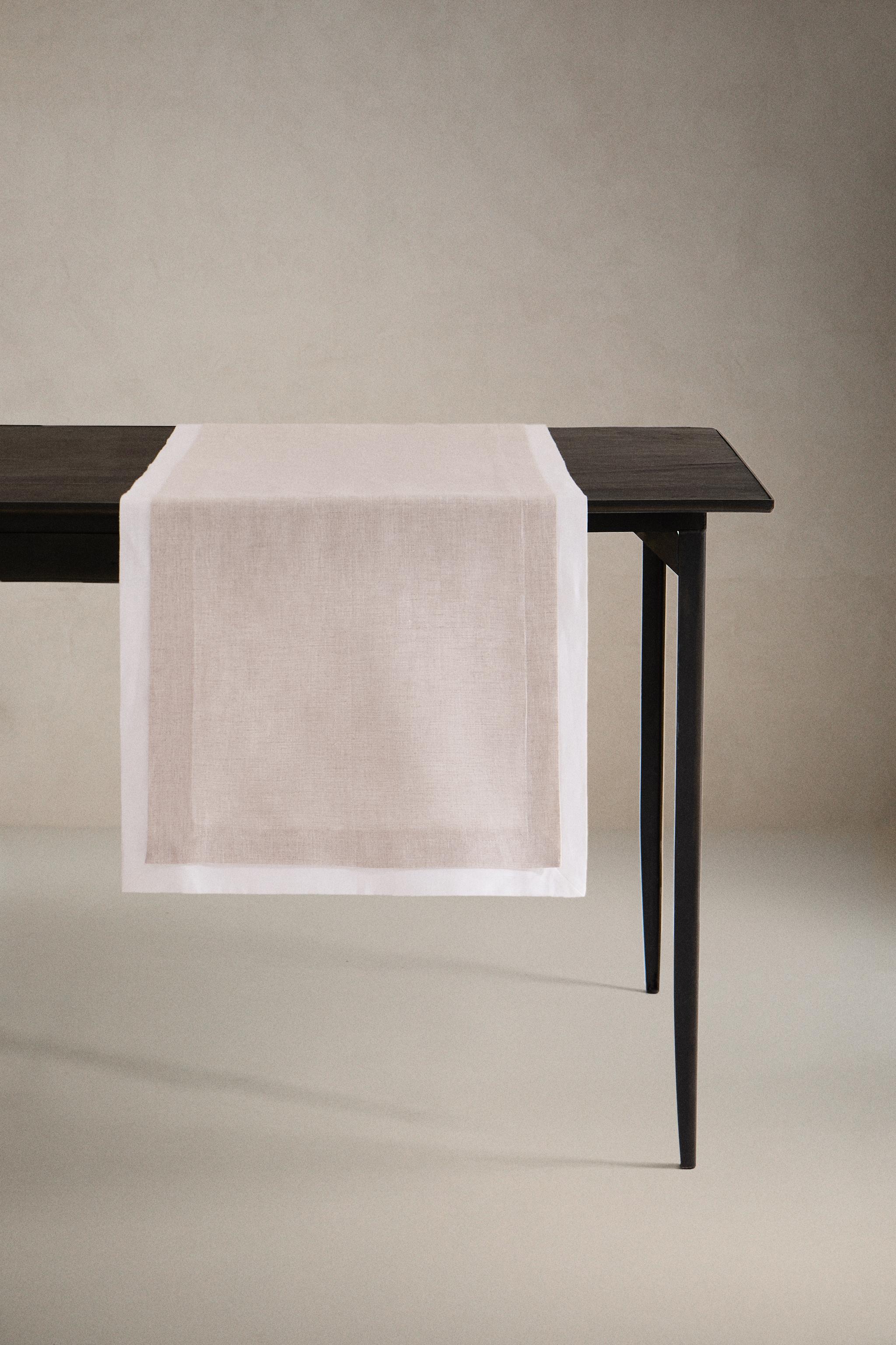 DOUBLE-LAYER LINEN TABLE RUNNER
