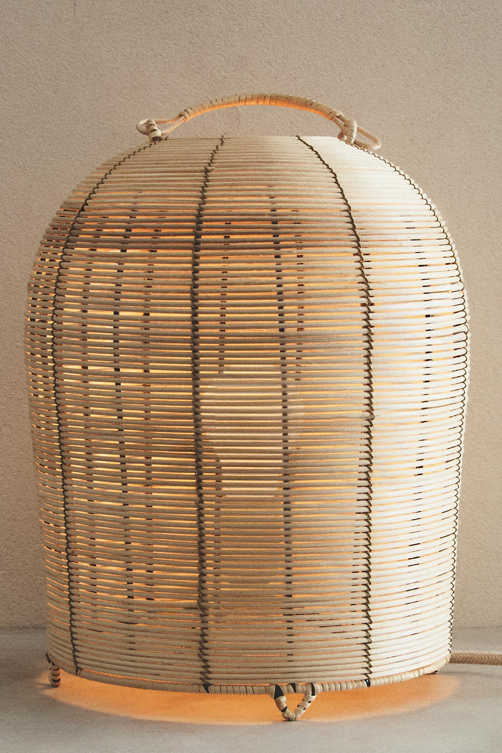 LARGE RATTAN TABLE LAMP
