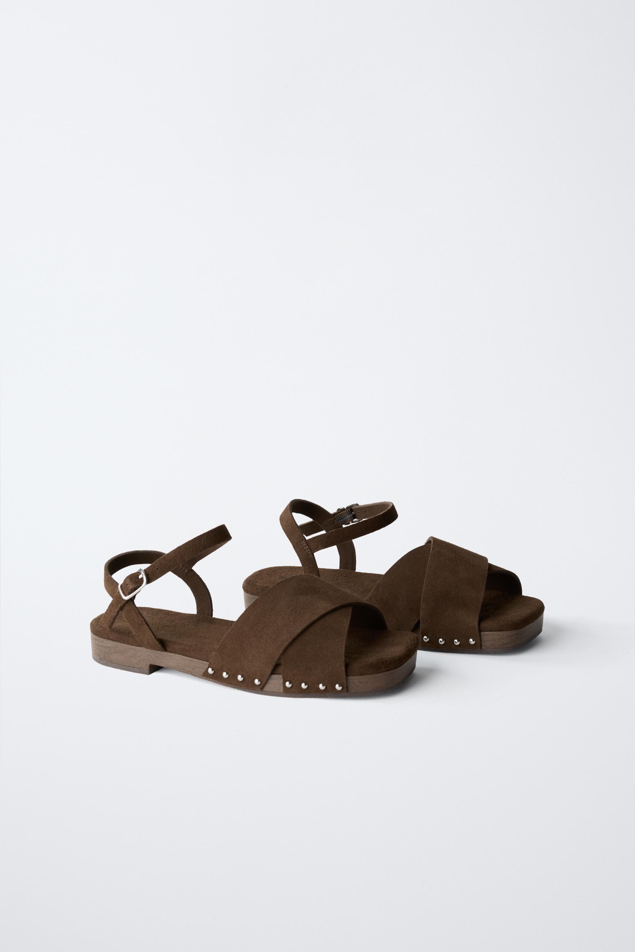 LEATHER CLOGS WITH THIN SOLES