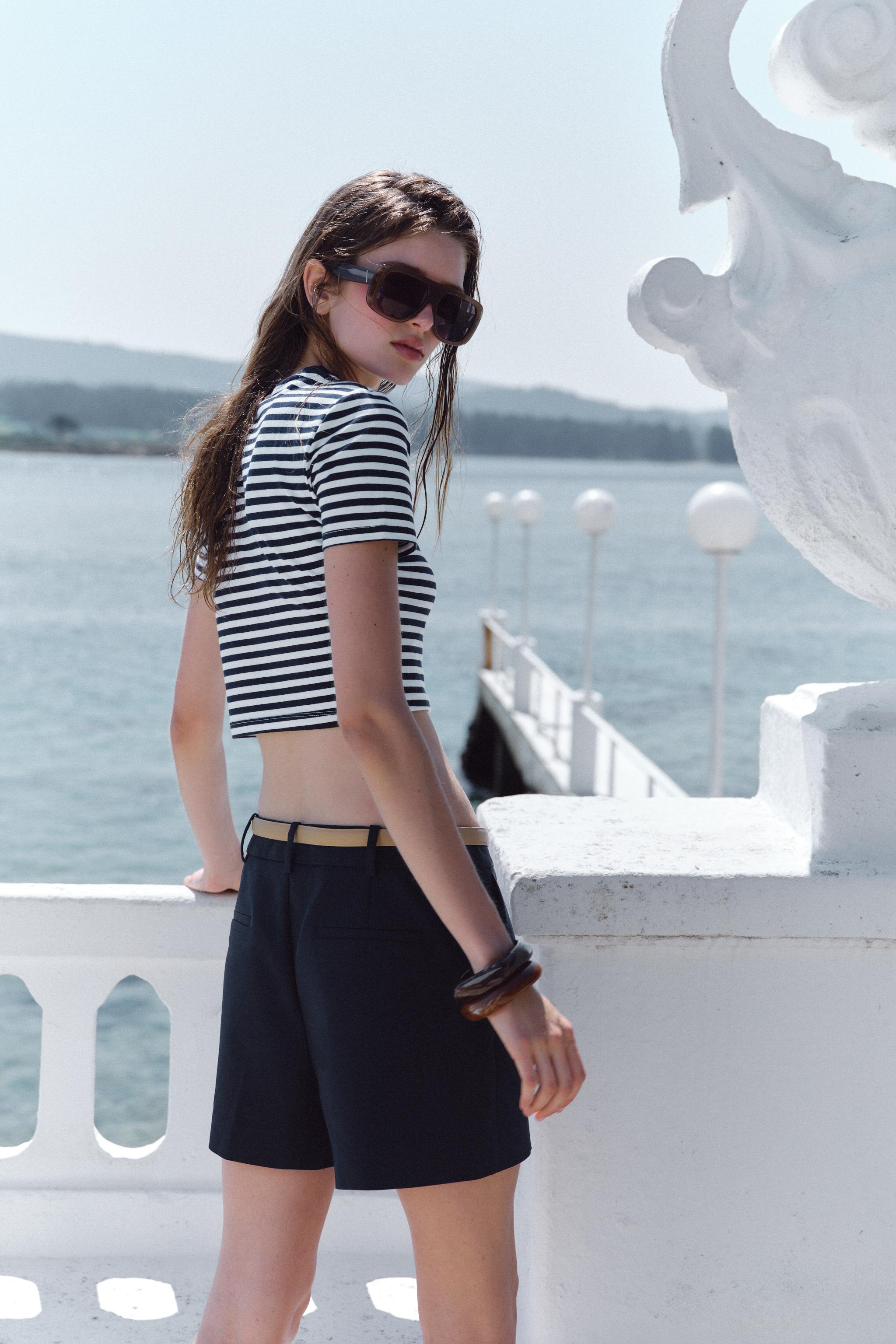 CROPPED STRETCH T-SHIRT