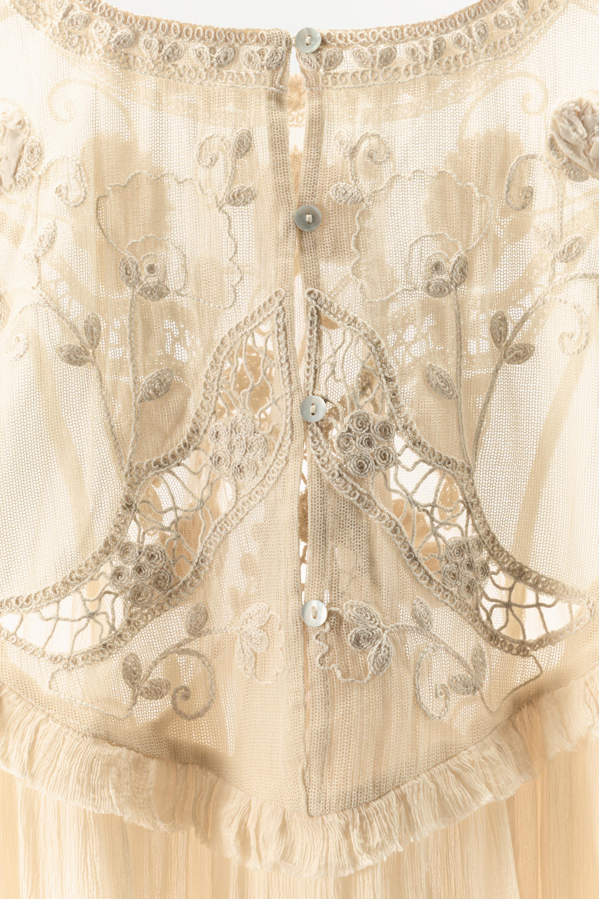 EMBROIDERED BEADED STRUCTURE BLOUSE