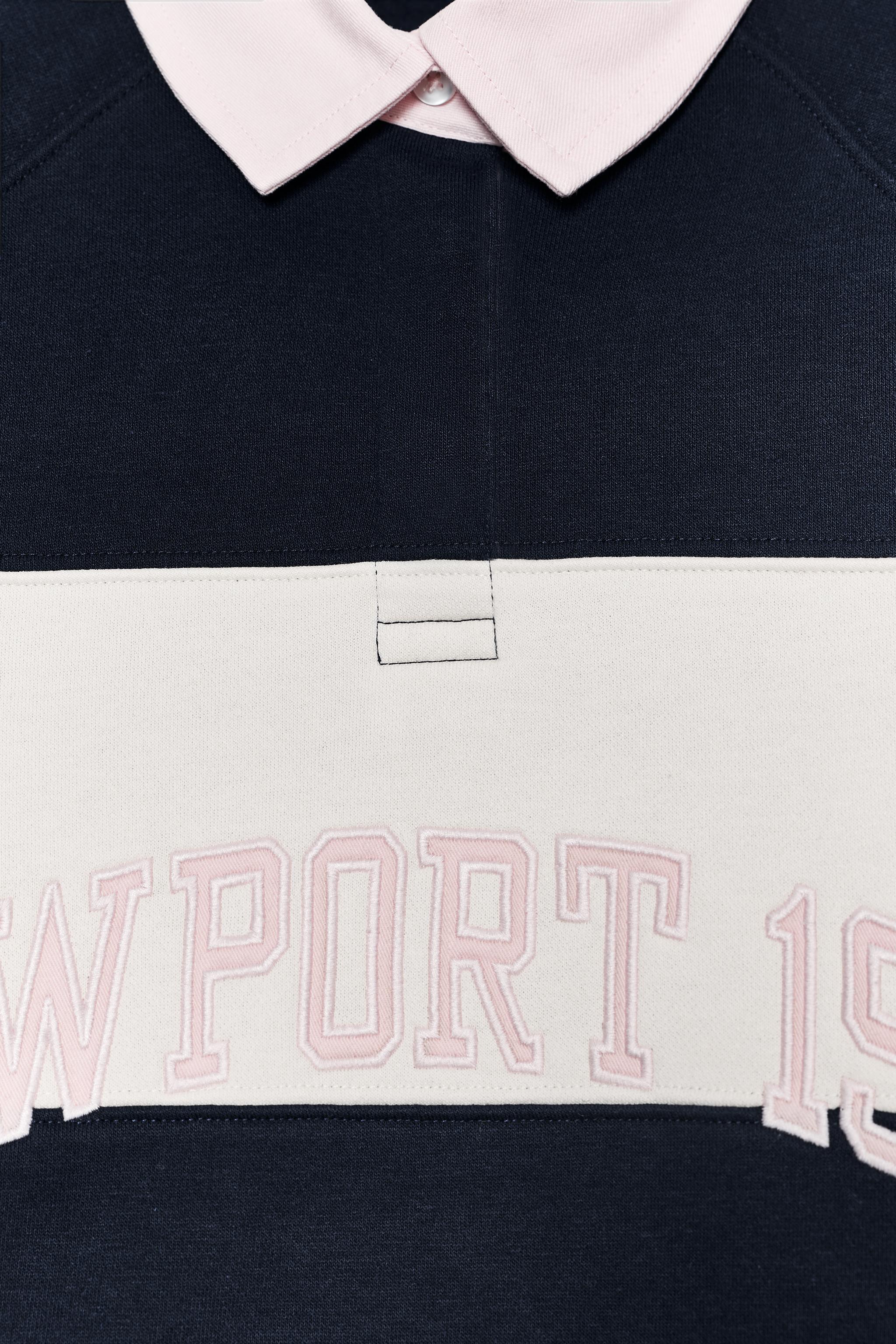 STRIPED TEXT POLO SWEATSHIRT