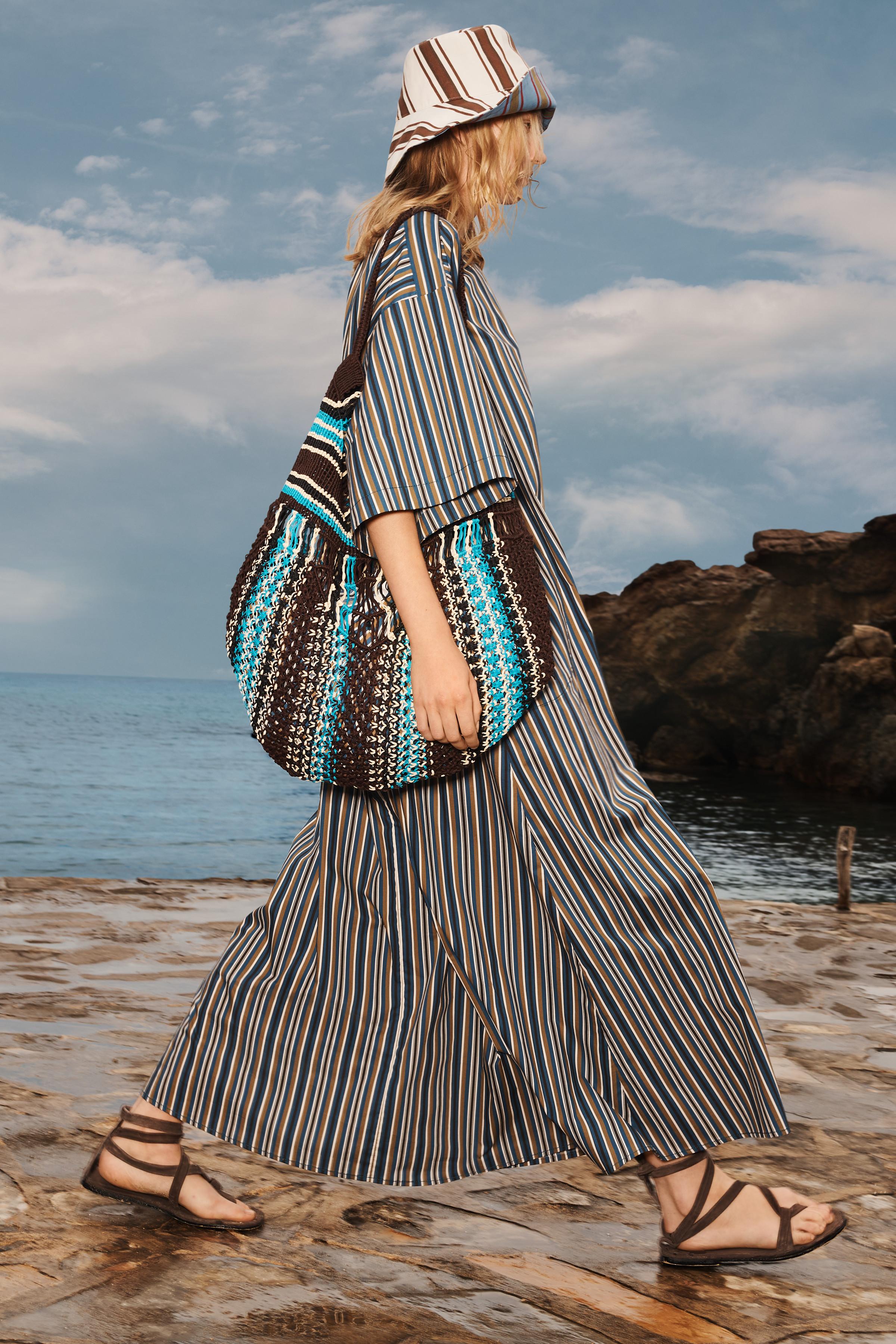 LIMITED EDITION STRIPED REVERSIBLE BUCKET HAT