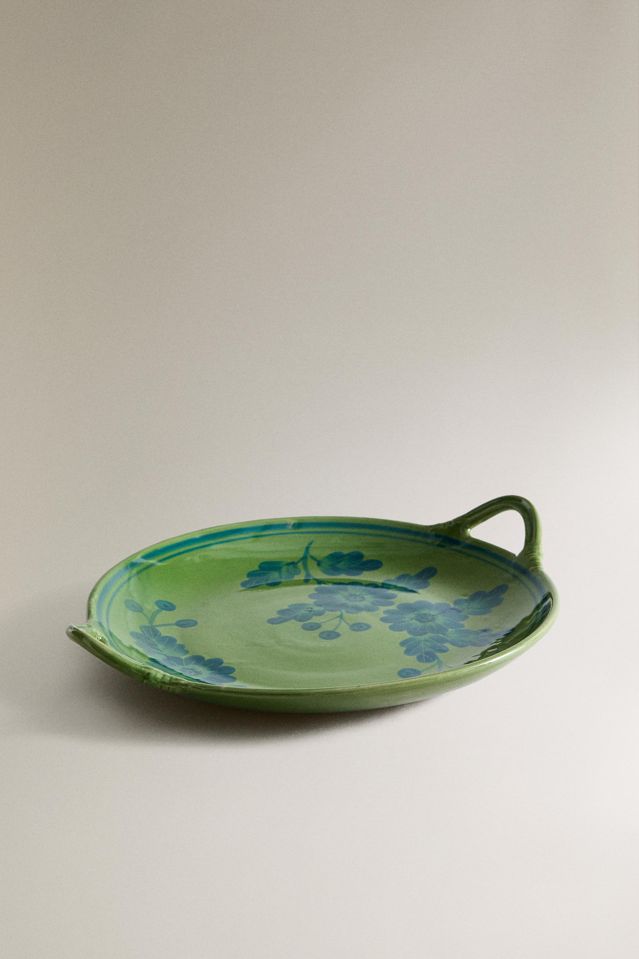 ROUND FLORAL STONEWARE SERVING DISH