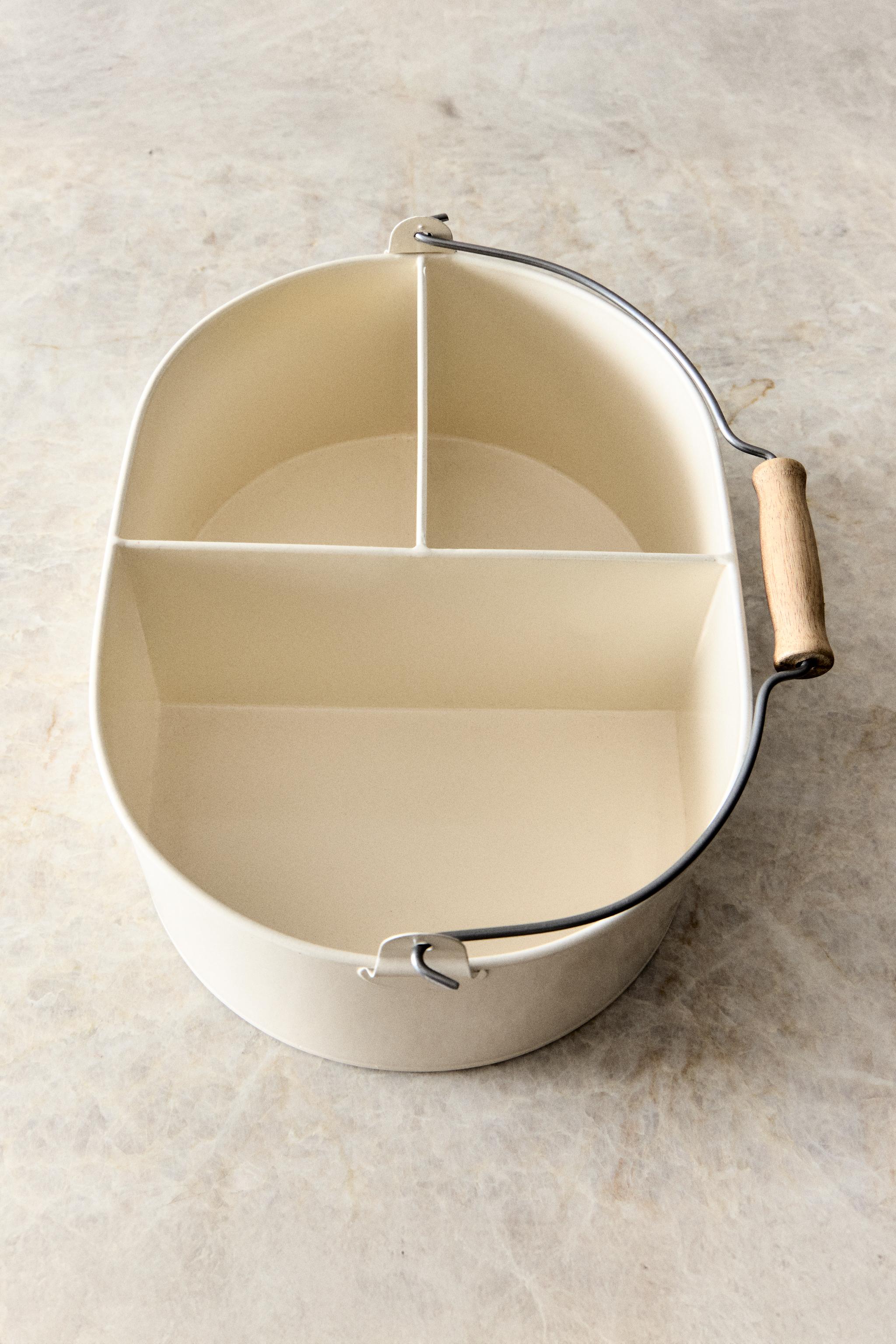 METAL BOX WITH COMPARTMENTS