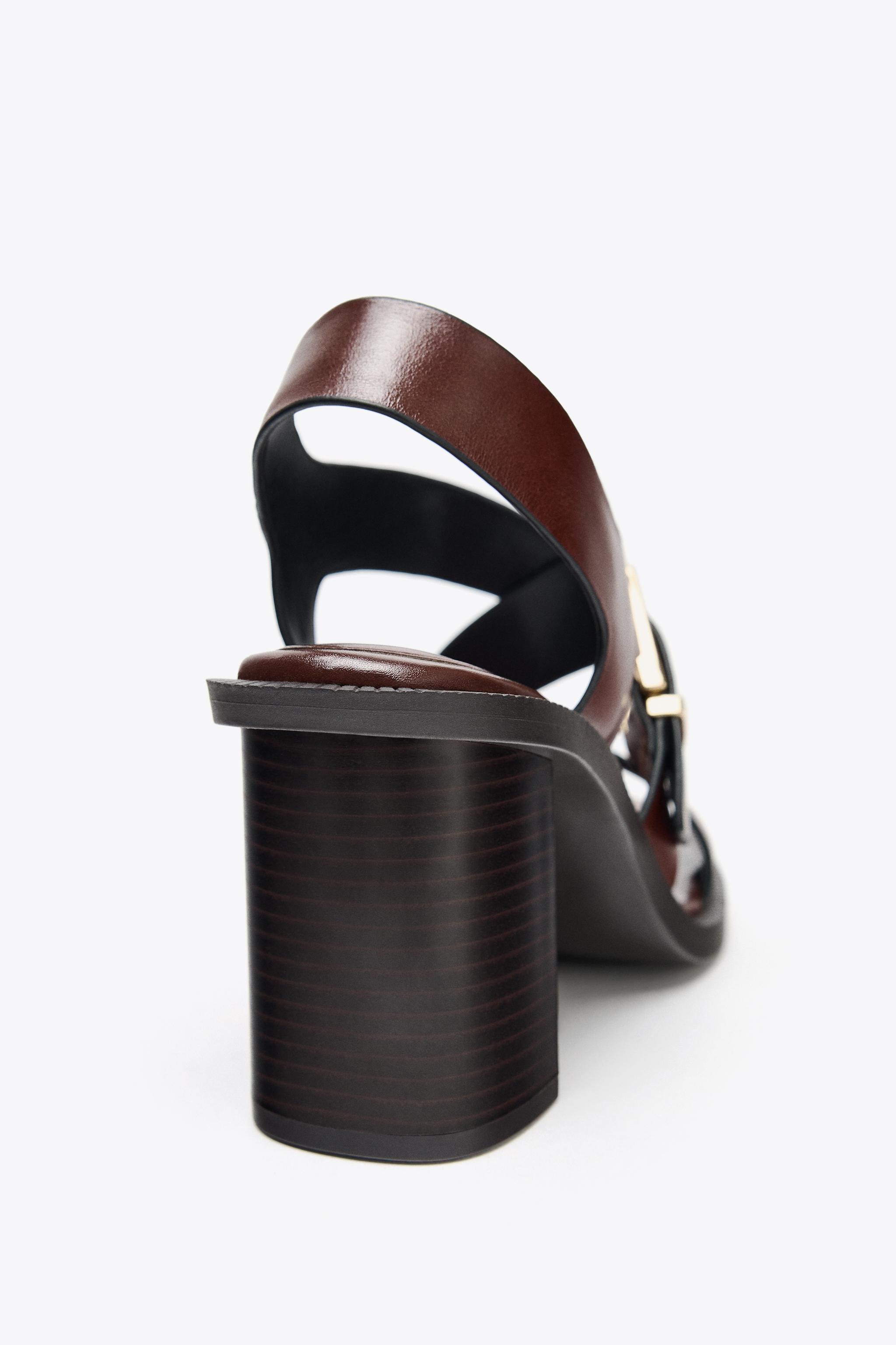 LEATHER BUCKLE HEELED SANDALS