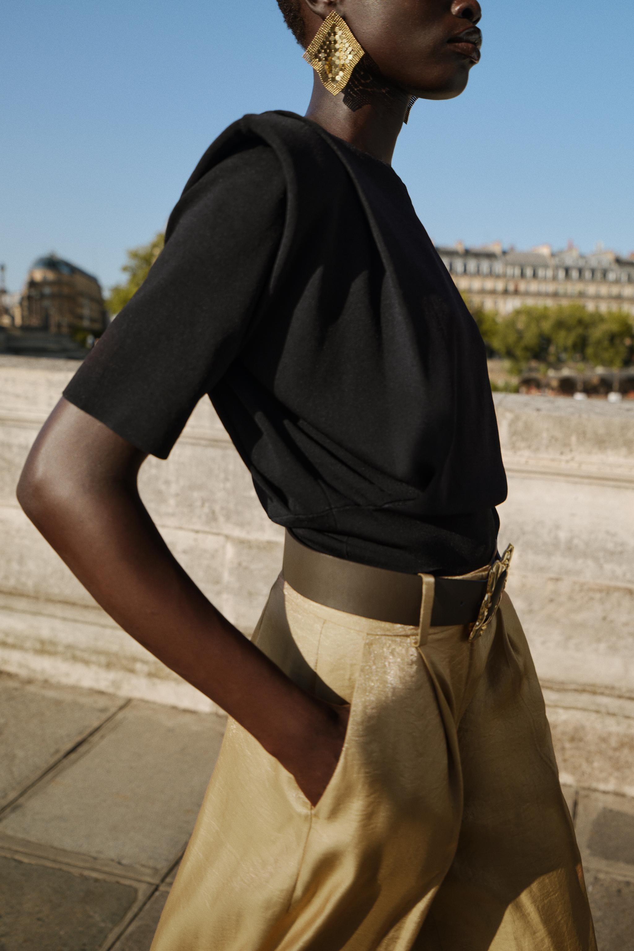 SHOULDER PAD KNIT TOP