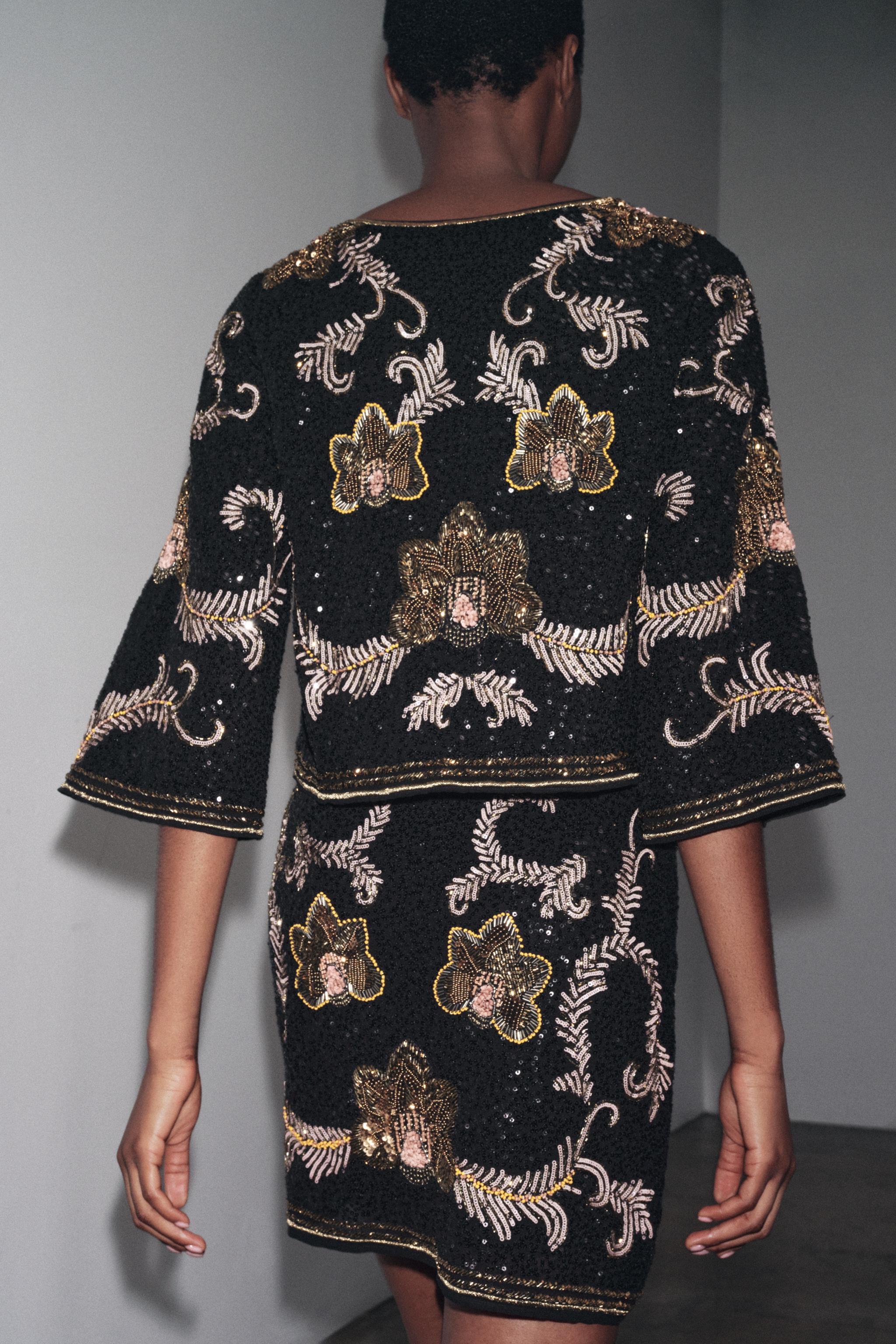 EMBROIDERED CAPE JACKET