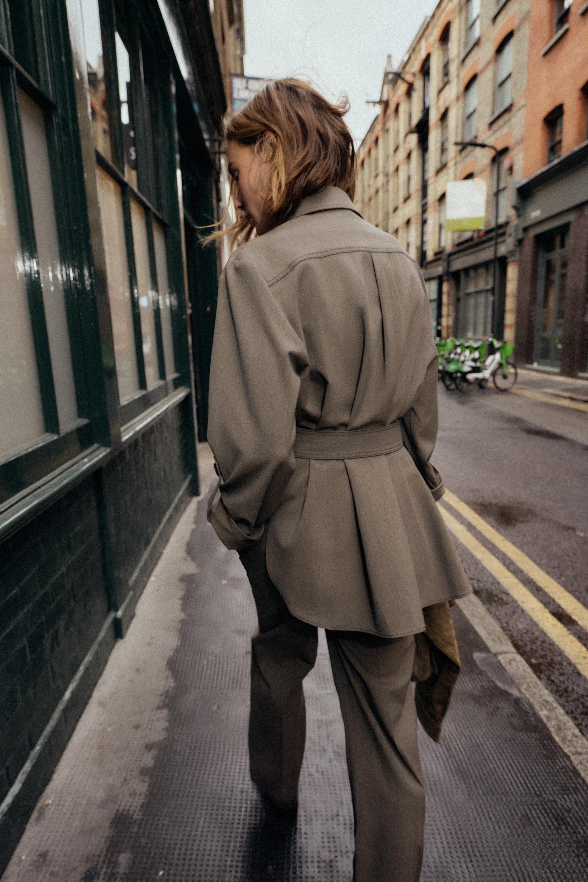 TAB SLEEVE BELTED SHIRT