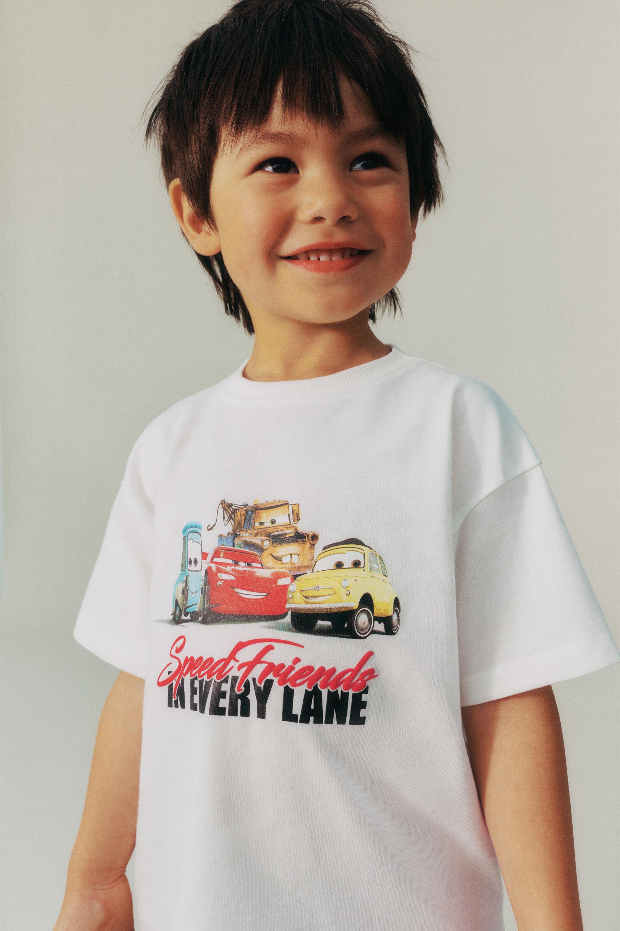 CARS LIGHTNING MCQUEEN AND FRIENDS © DISNEY T-SHIRT