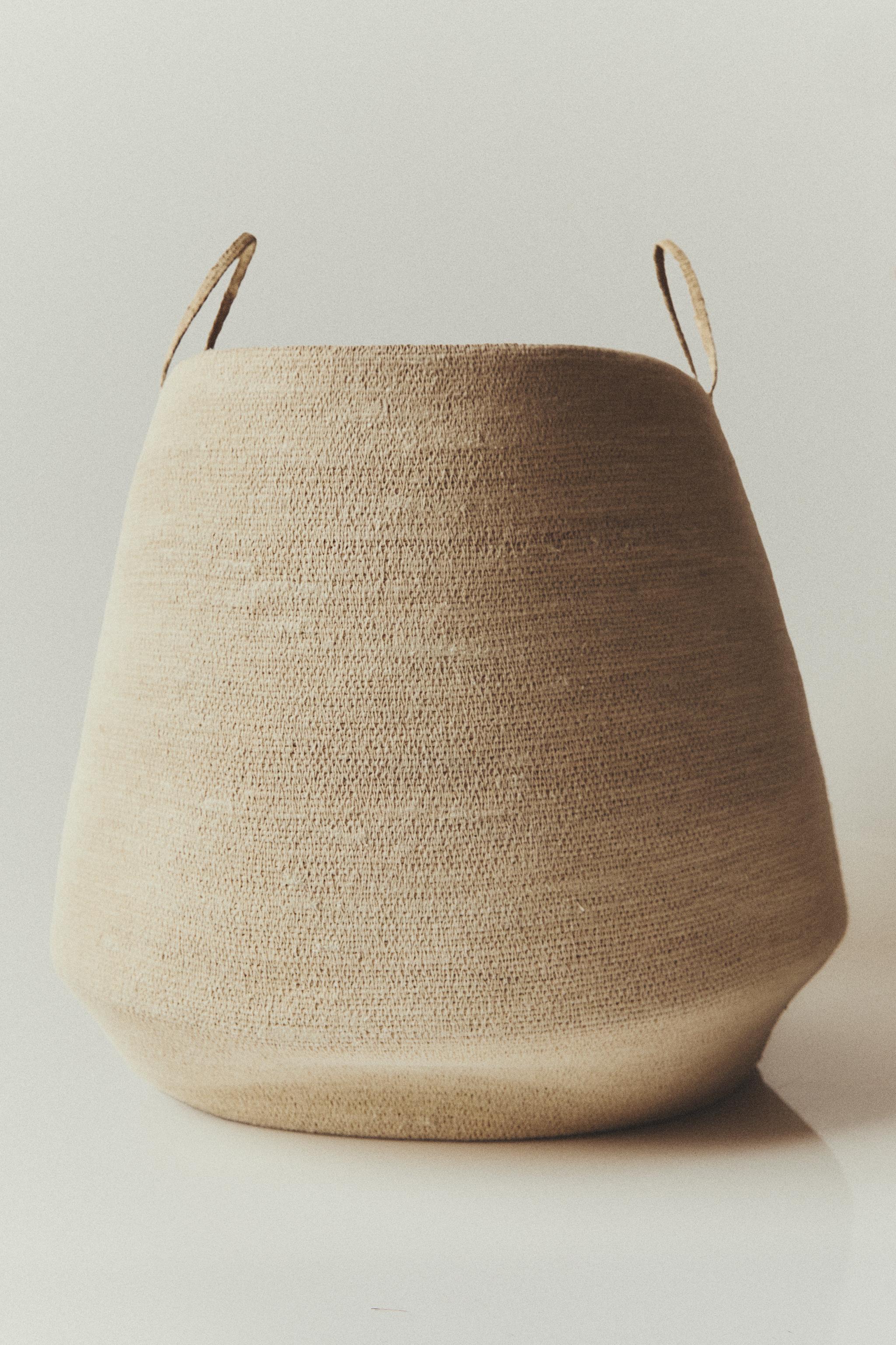 SEAGRASS BASKETS WITH HANDLES