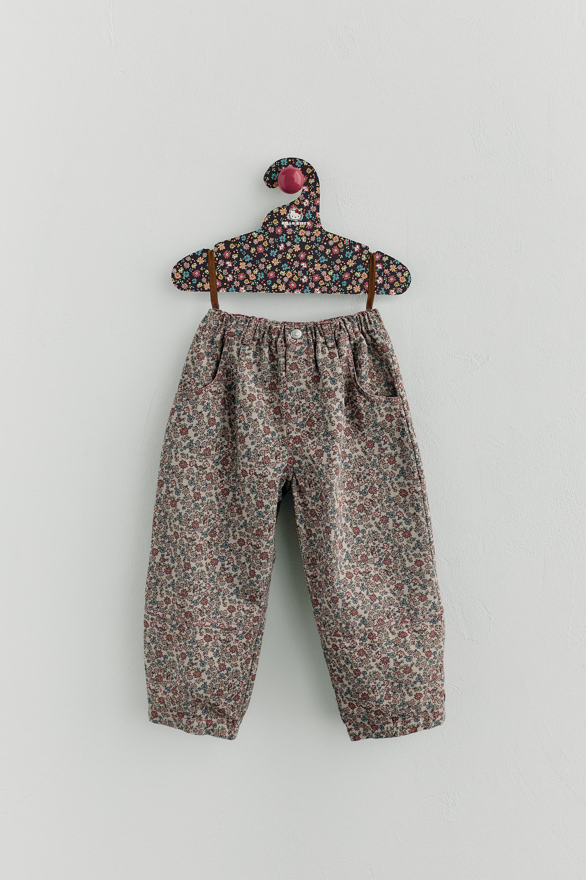 FLOWERED BAGGY PANTS