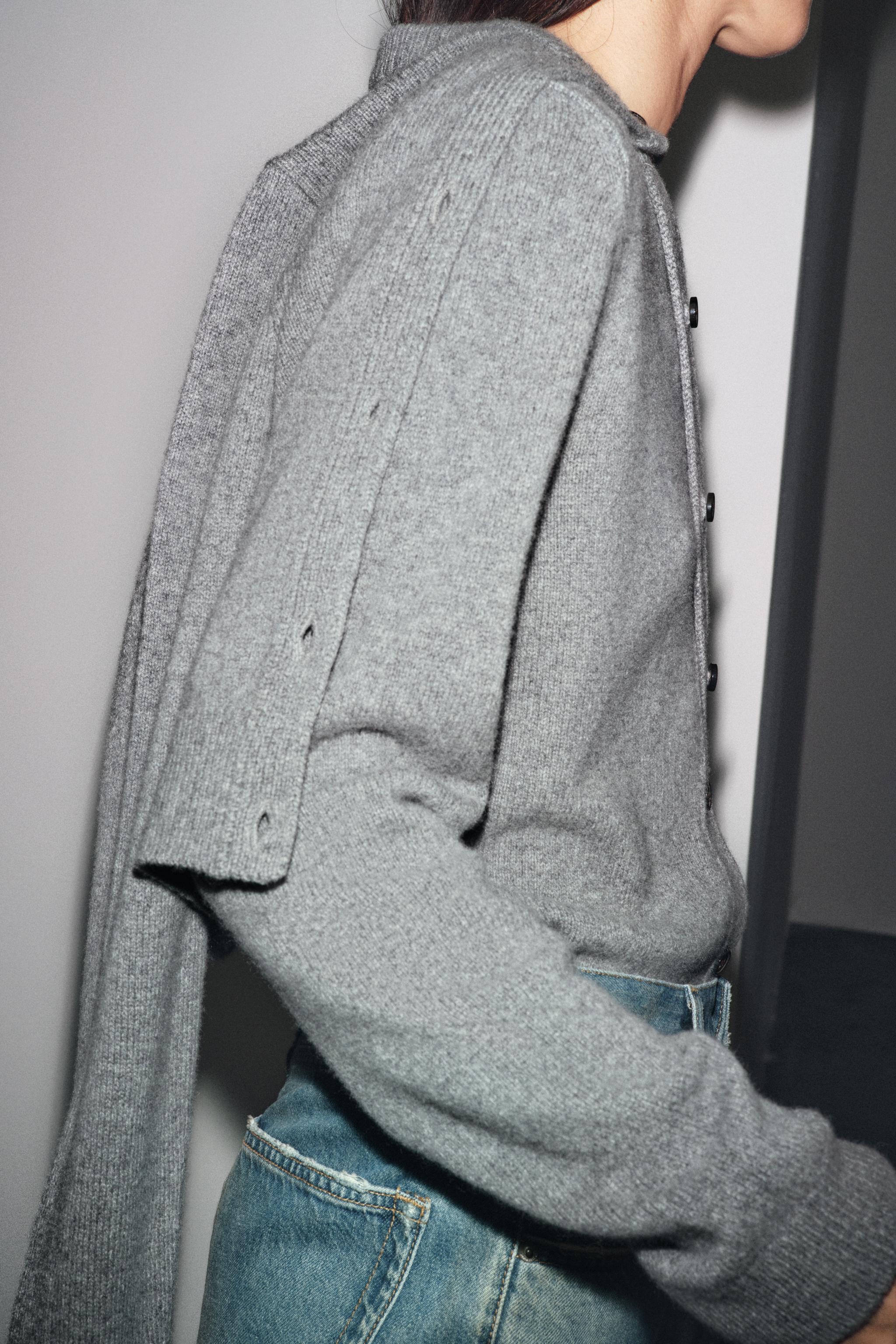 CASHMERE AND WOOL BASIC CARDIGAN