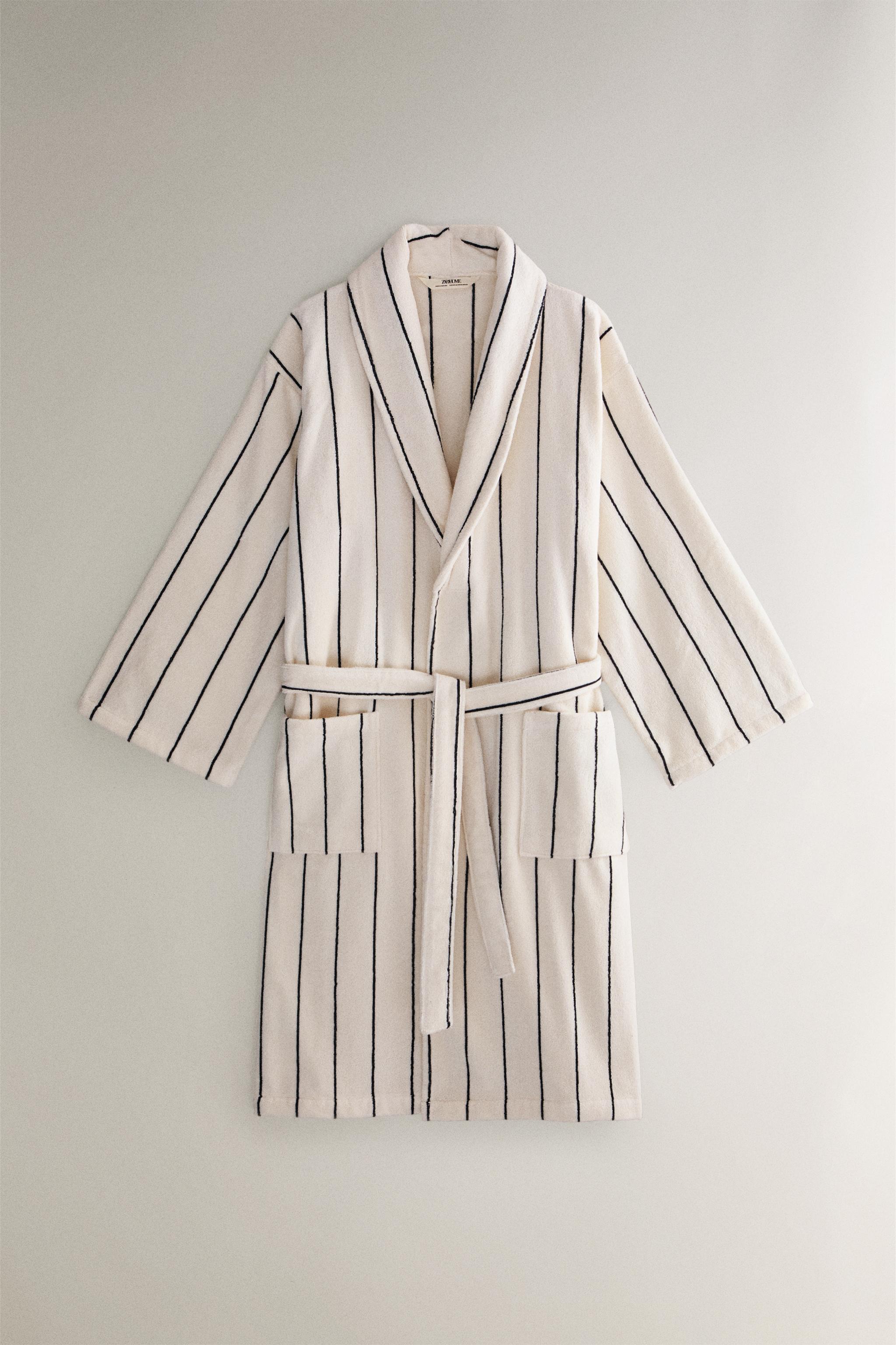 TERRYCLOTH BATHROBE FINE STRIPE DESIGN