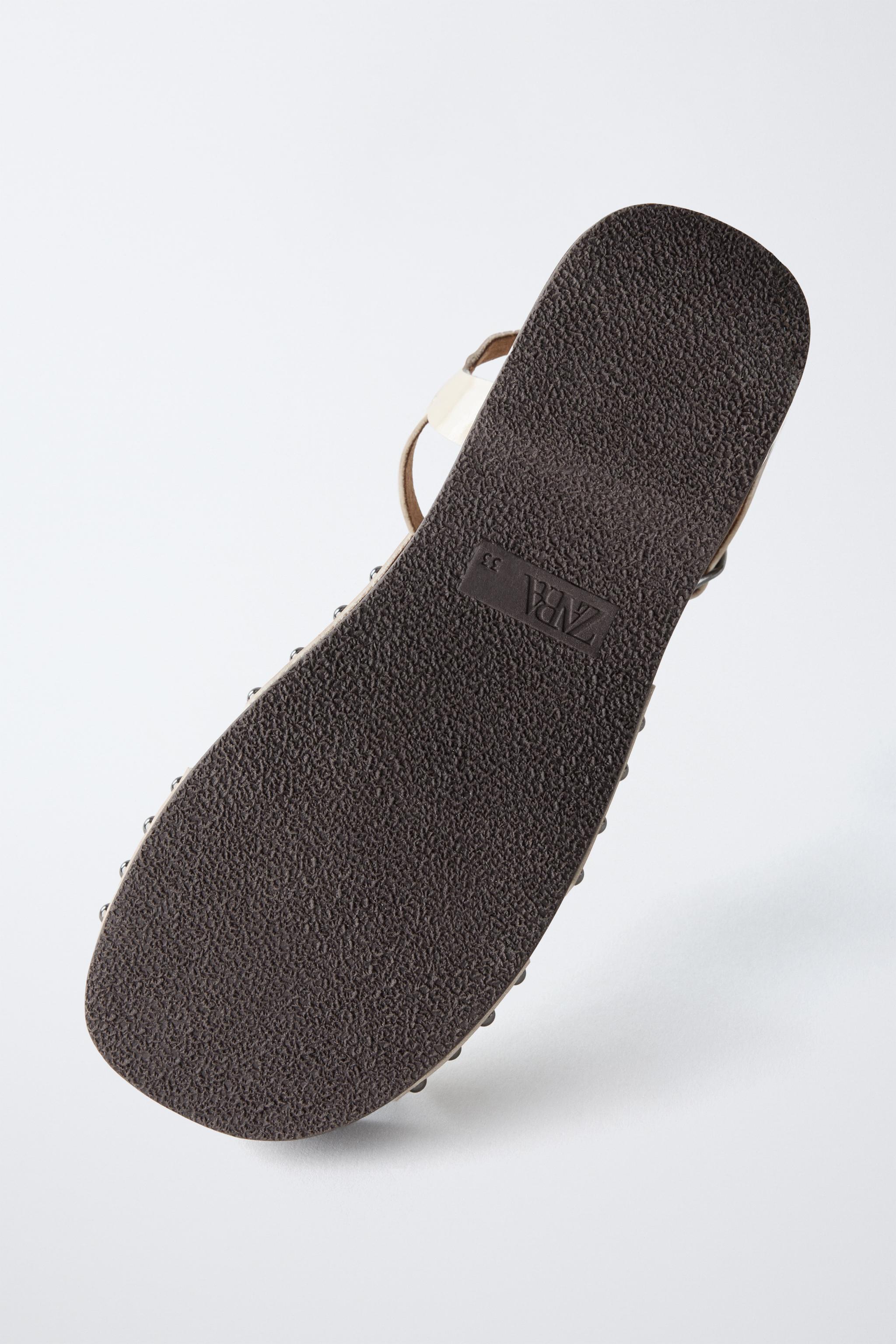 NEUTRAL PATENT-FINISH CLOGS