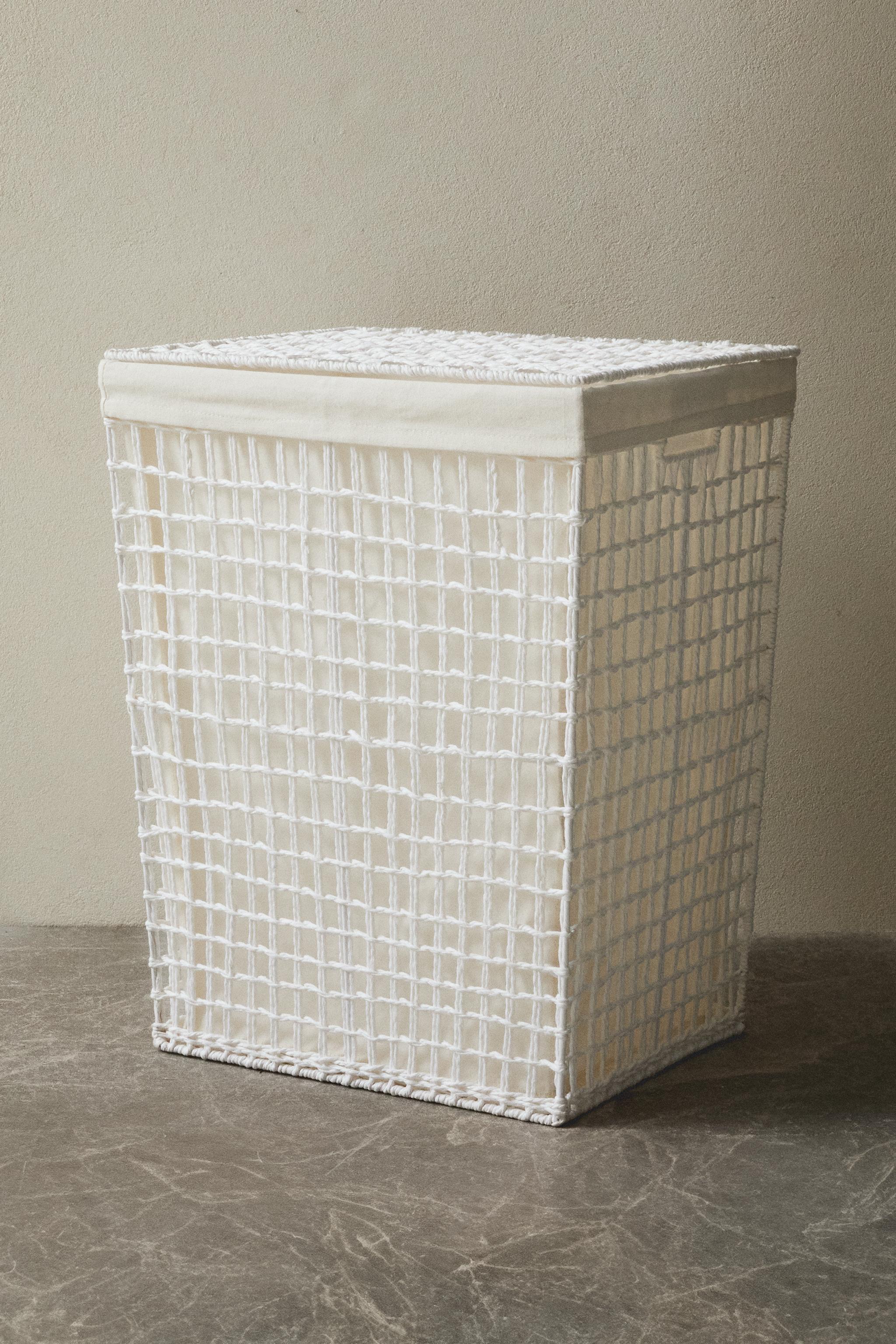 LAUNDRY HAMPER WITH FABRIC LINING