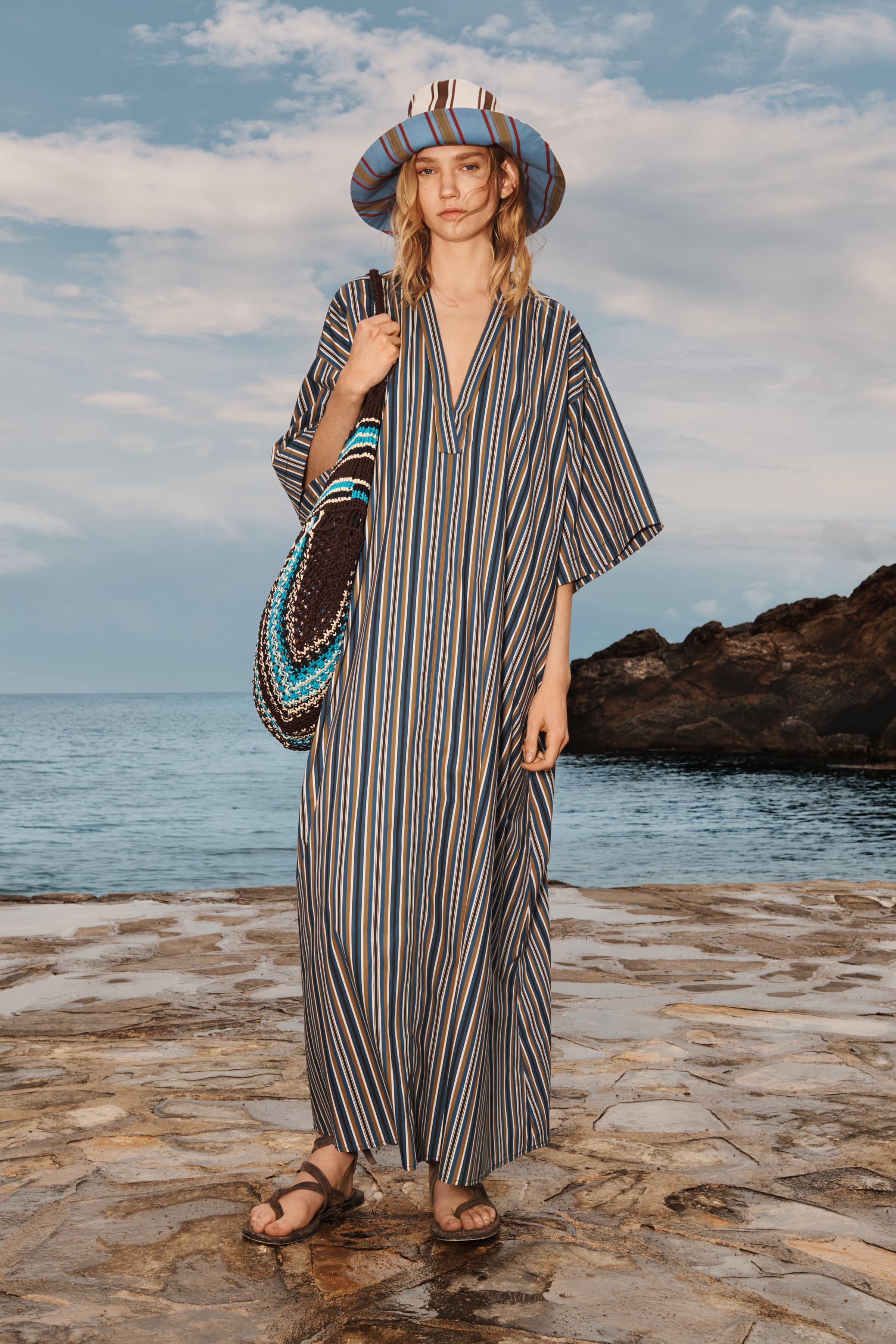 LIMITED EDITION STRIPED REVERSIBLE BUCKET HAT