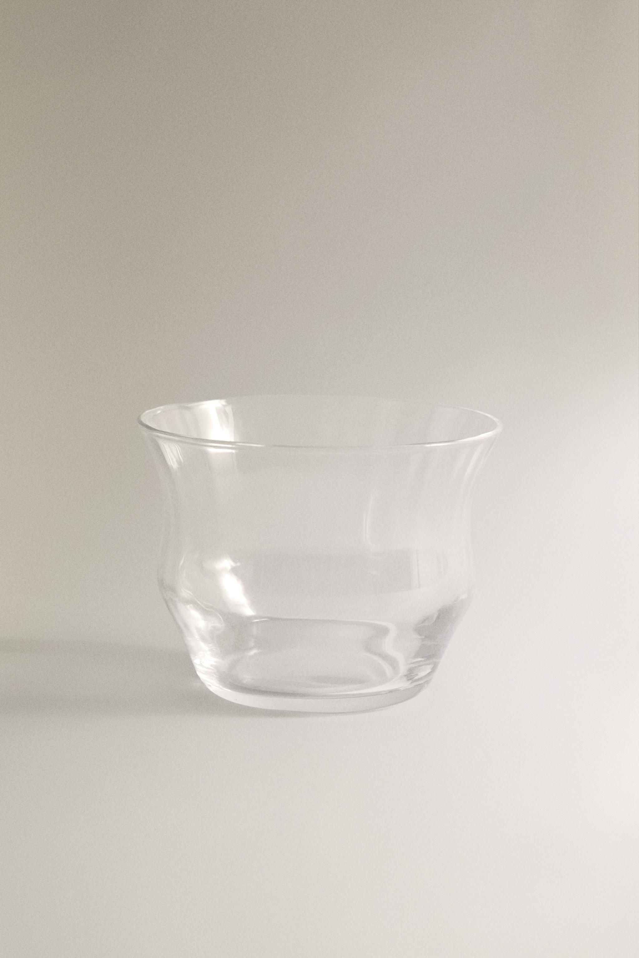 RAISED DESIGN GLASS TUMBLER