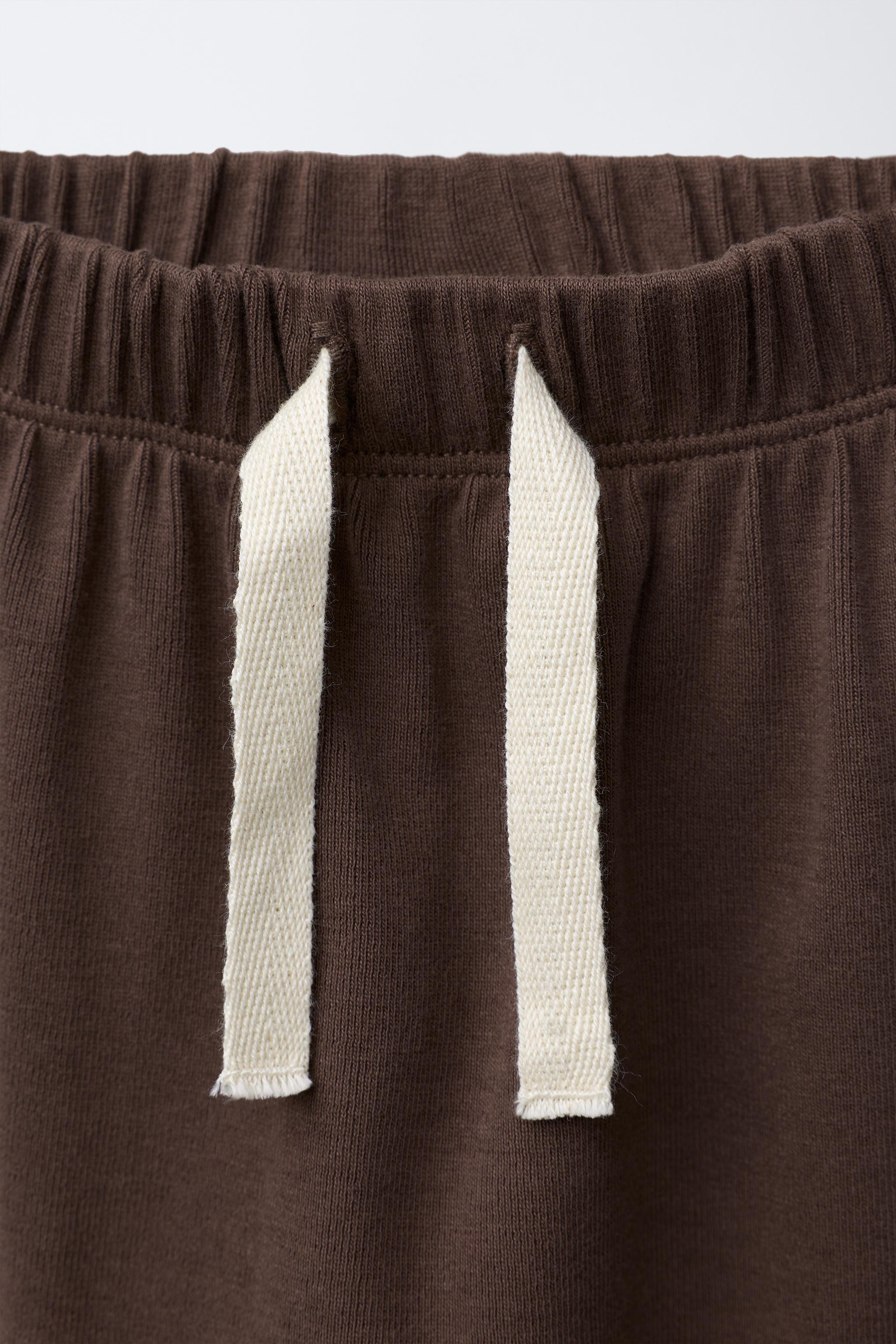 PLAIN T-SHIRT AND PANTS SET