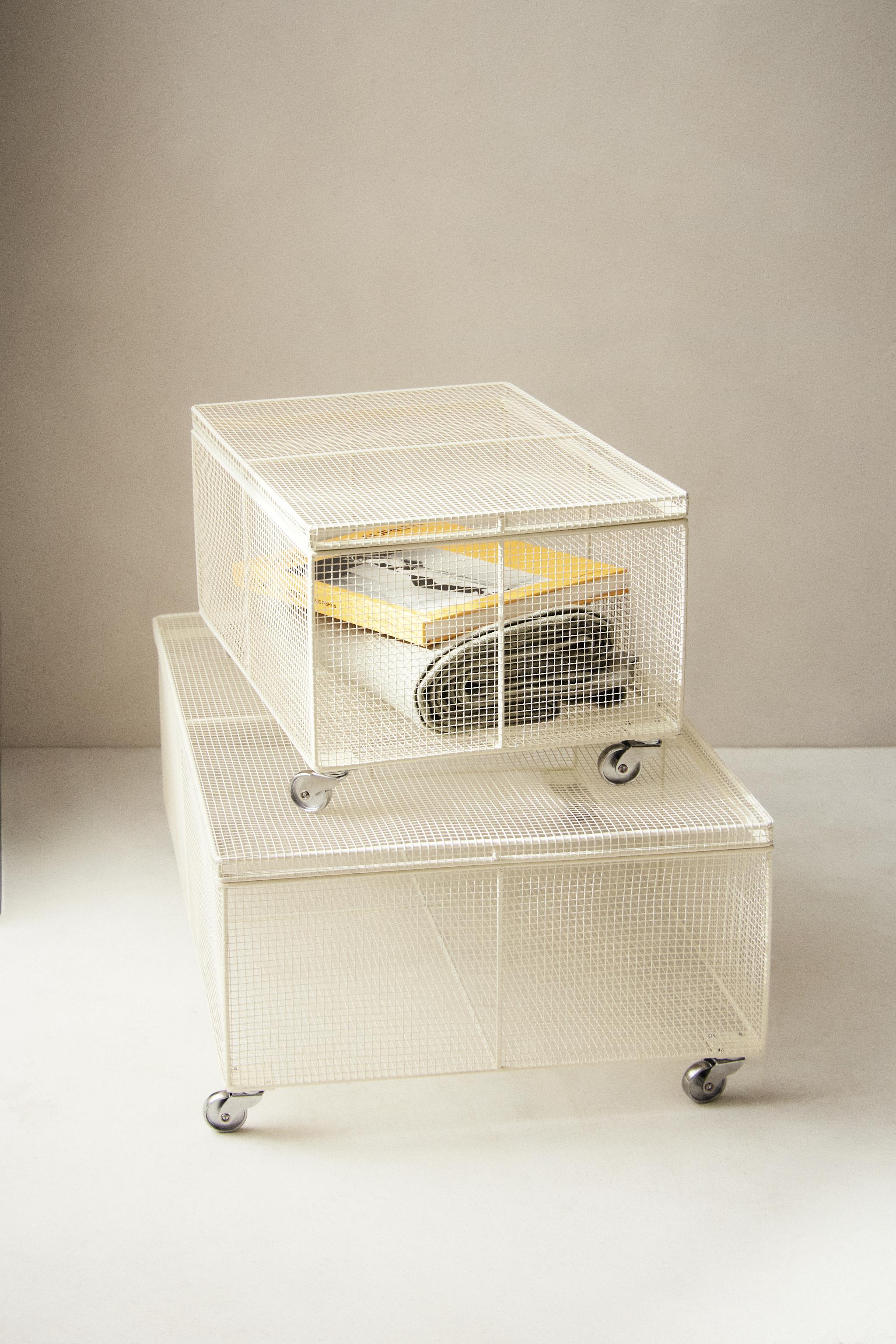 METAL BASKET WITH WHEELS