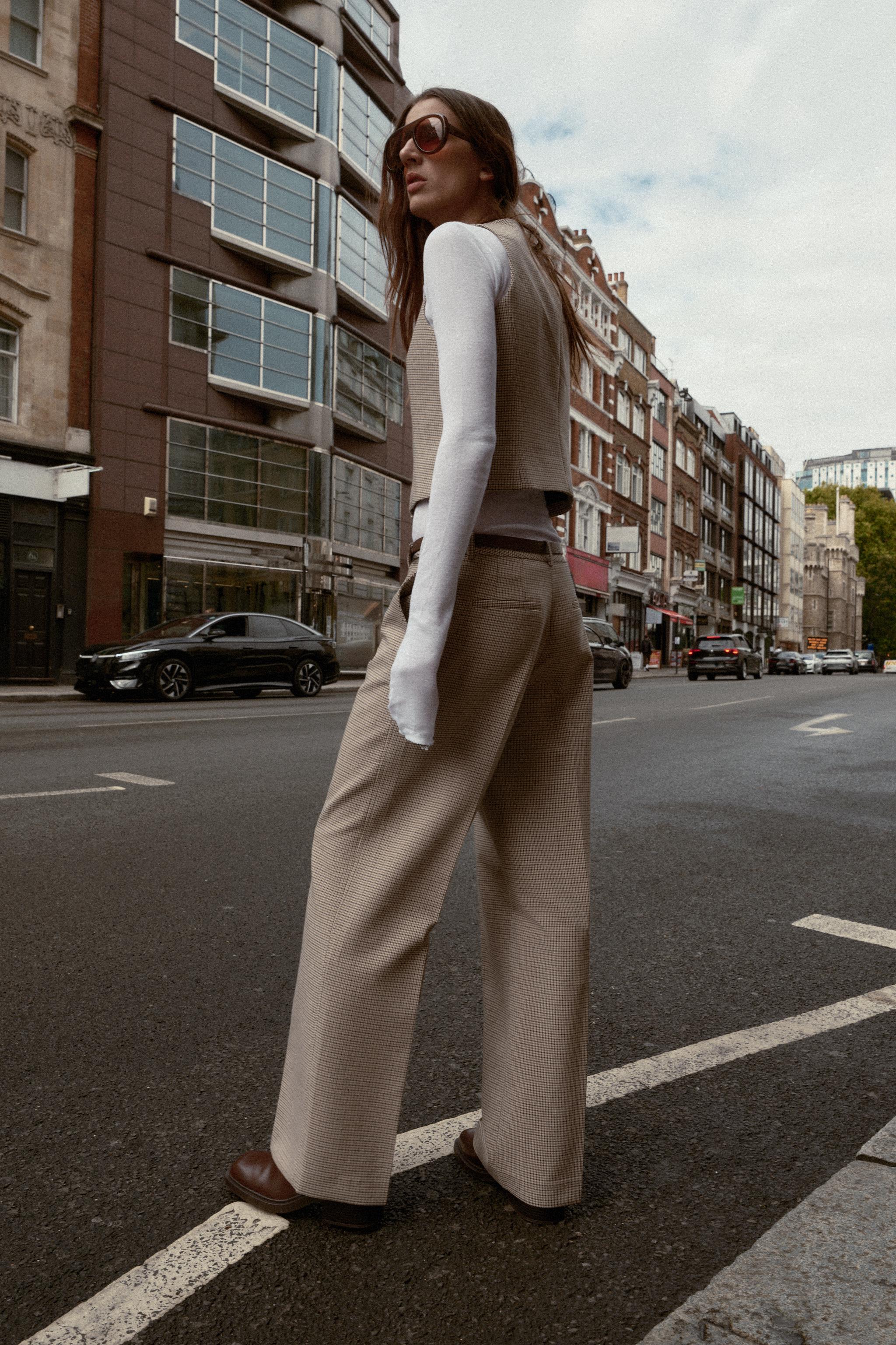 CHECKERED BELTED PANTS