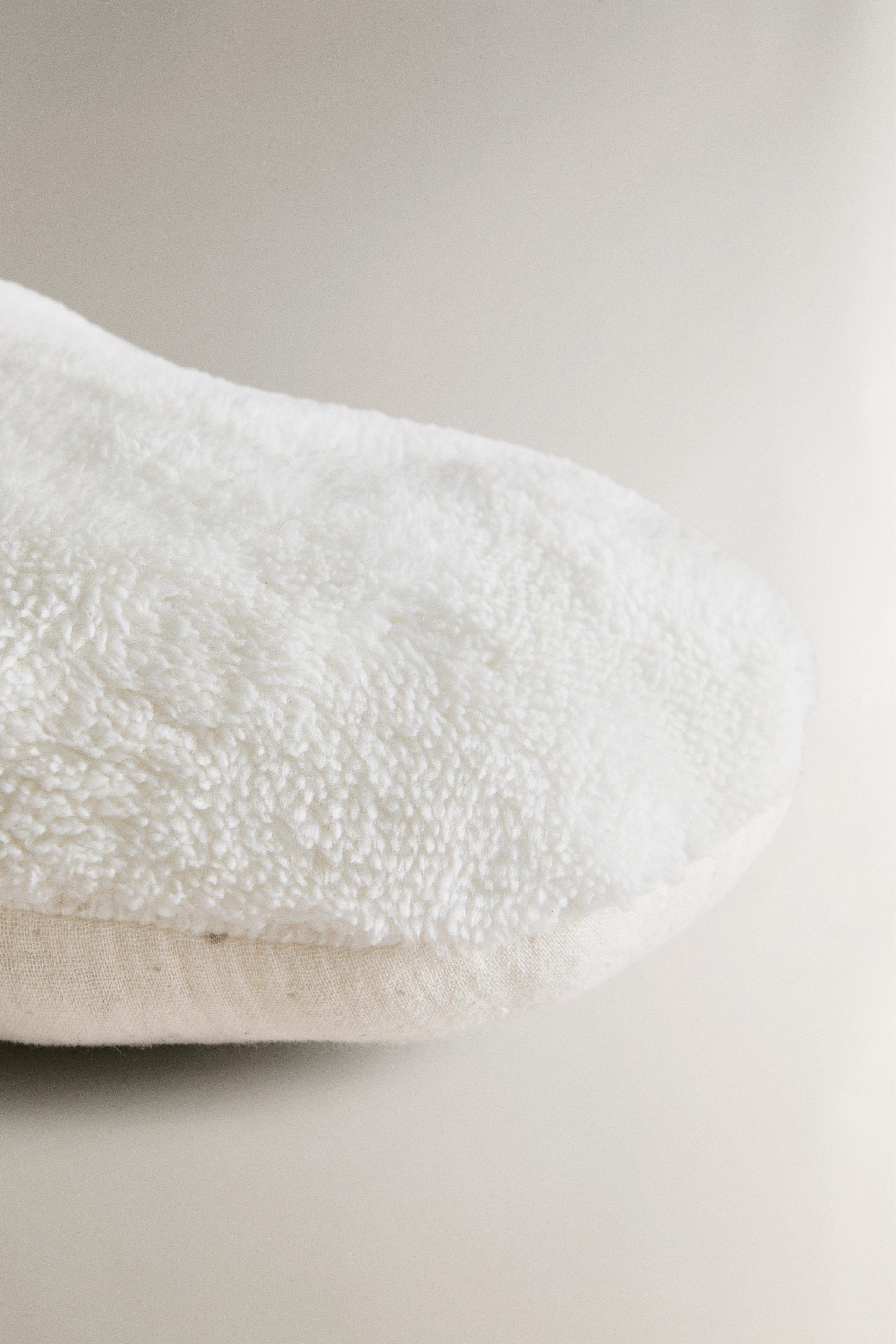 CHILDREN’S FAUX FUR MUSLIN CLOUD THROW PILLOW