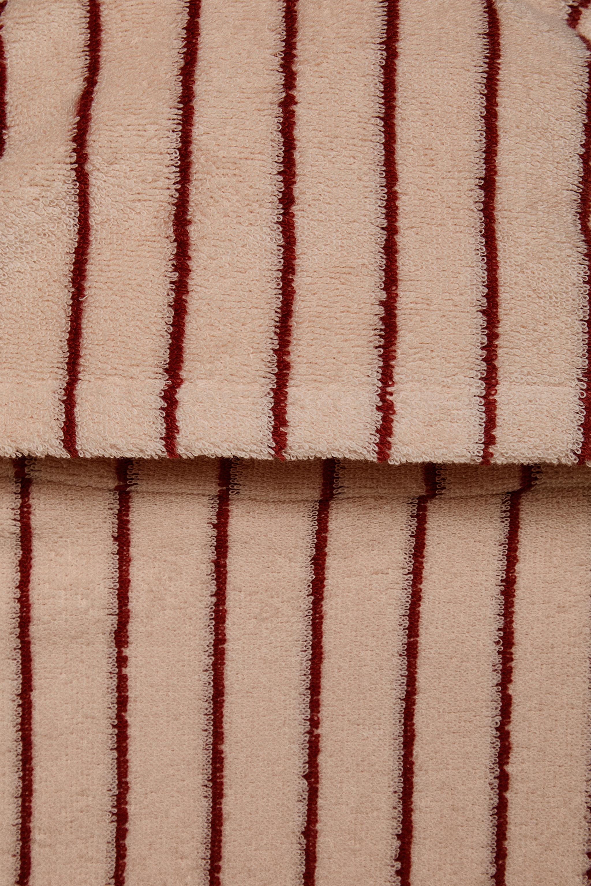 HOODED VELOUR STRIPED BATH TOWEL