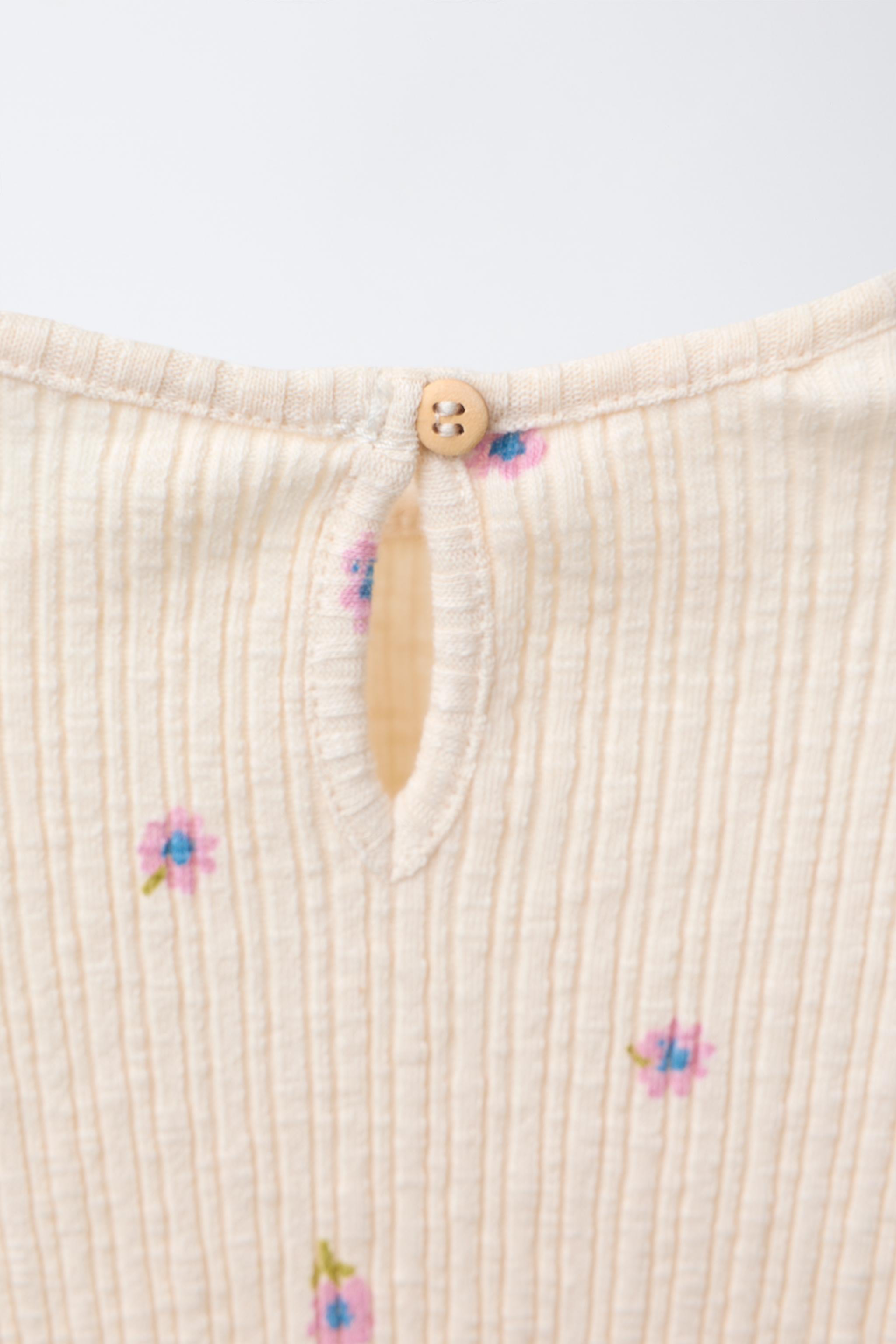 FLORAL STRUCTURE T-SHIRT