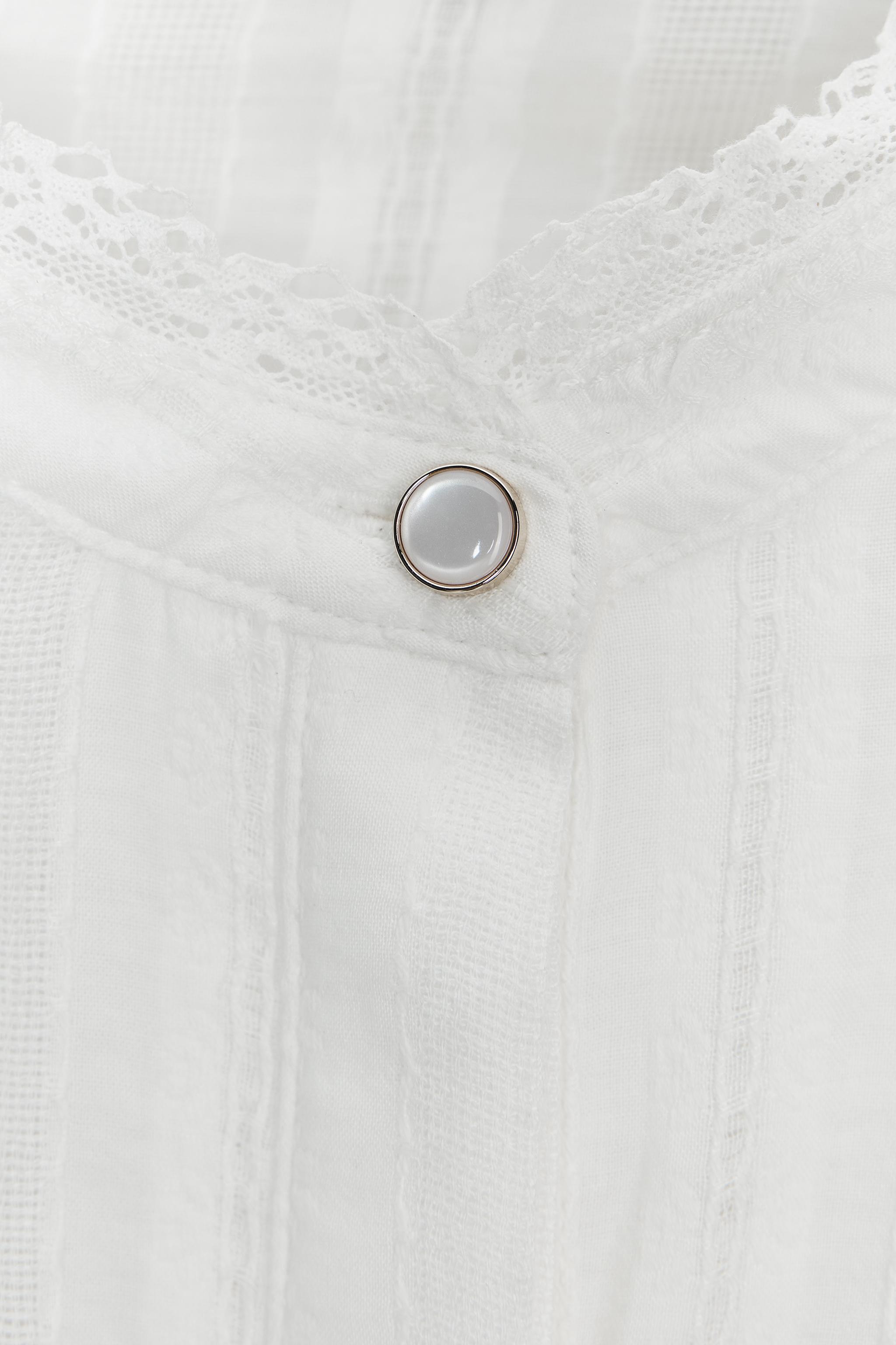 LACE TRIM RUFFLE BLOUSE