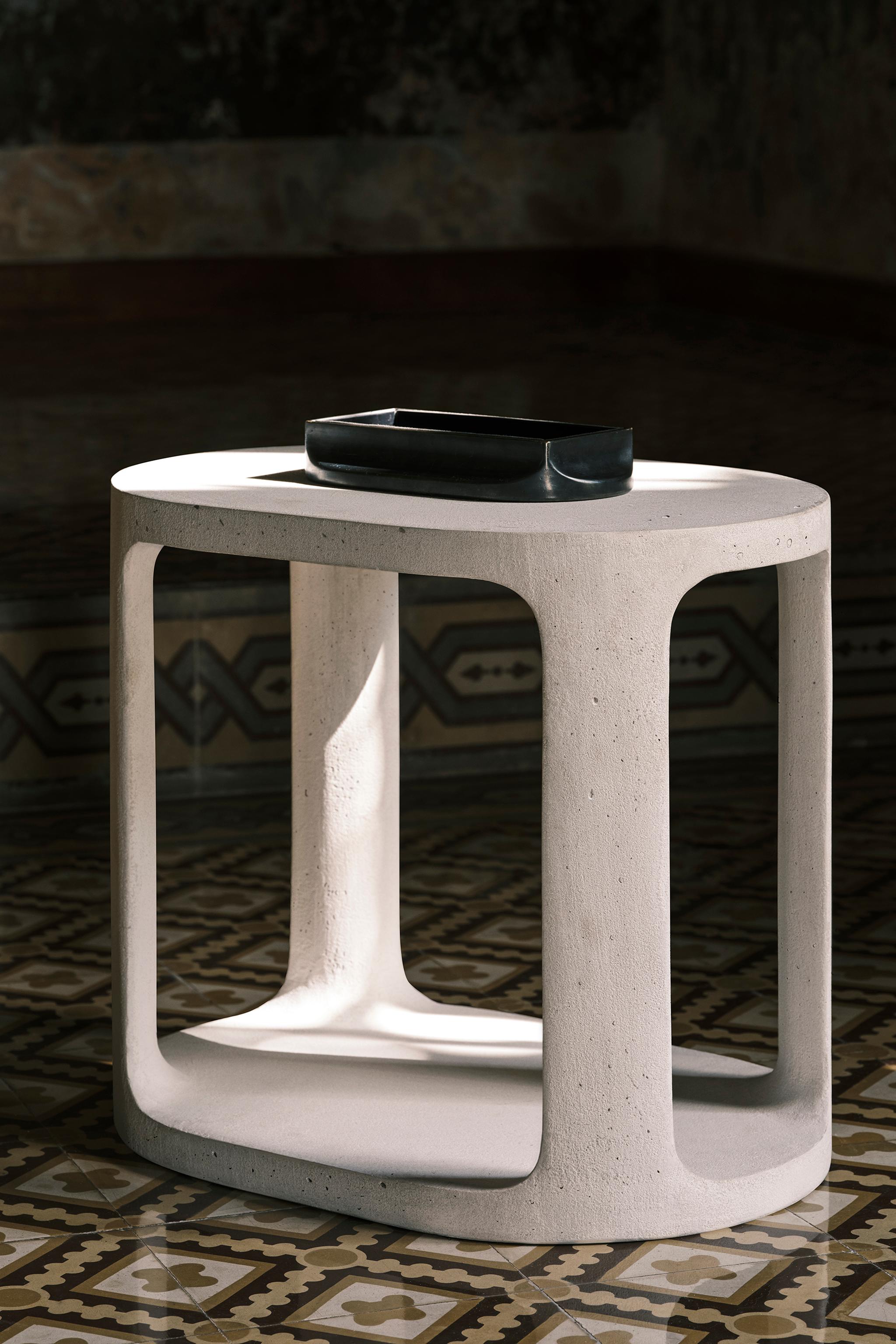 SIDE TABLE 02