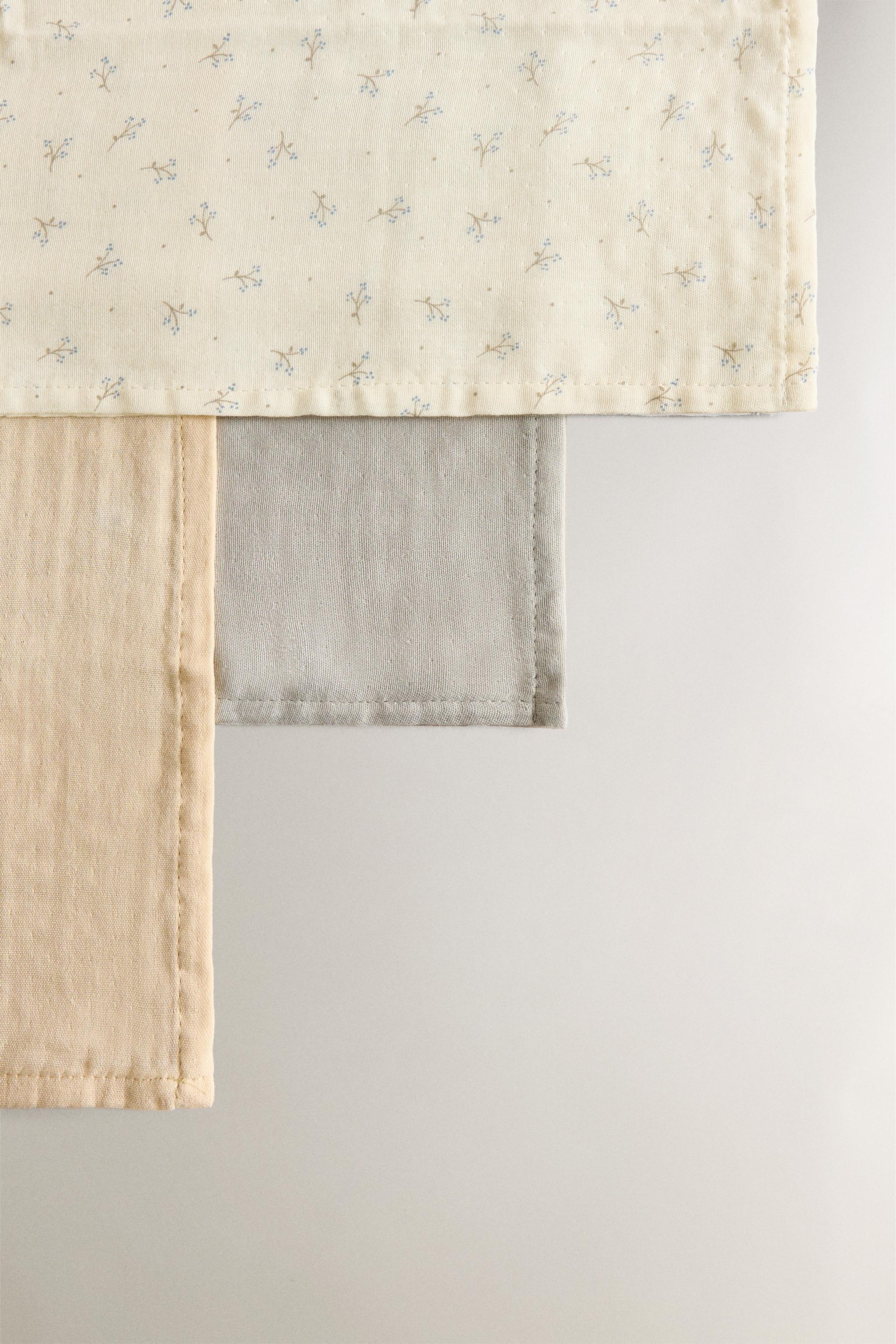 SET OF CHILDREN'S MUSLIN CLOTHS WITH MINI FLOWERS (SET OF 3)