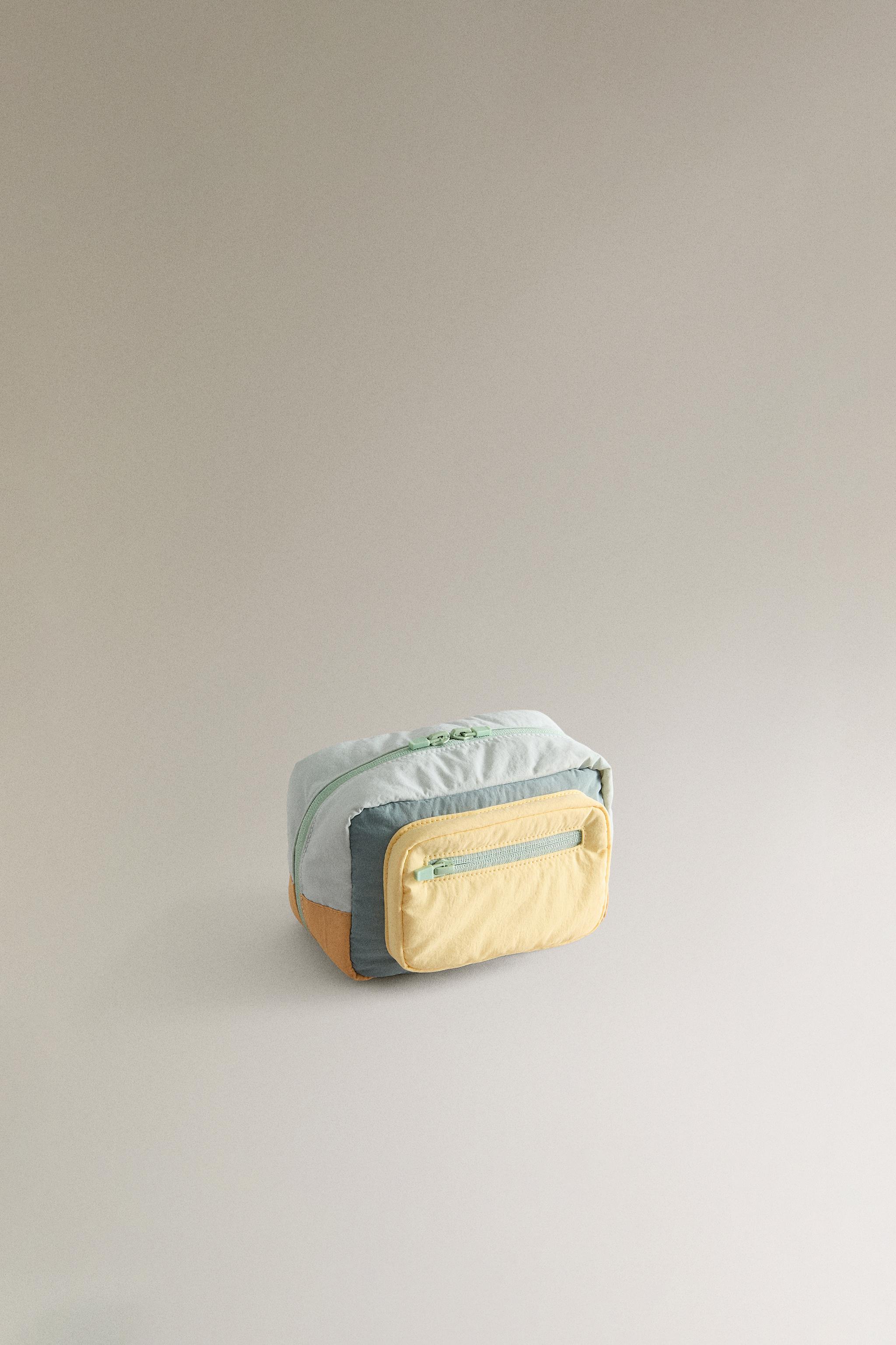 MULTICOLOR MAKEUP BAG