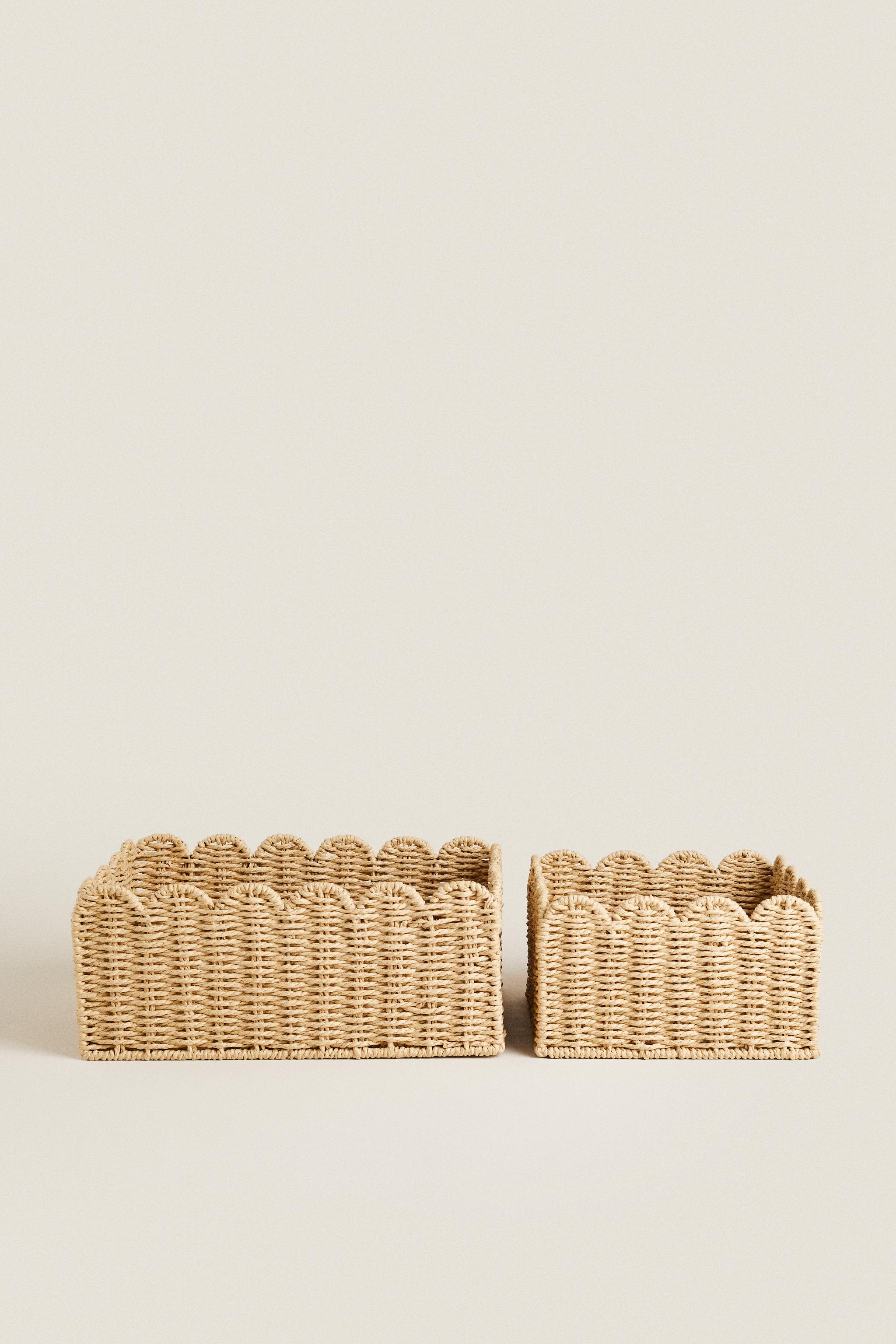 SMALL SCALLOPED BASKET