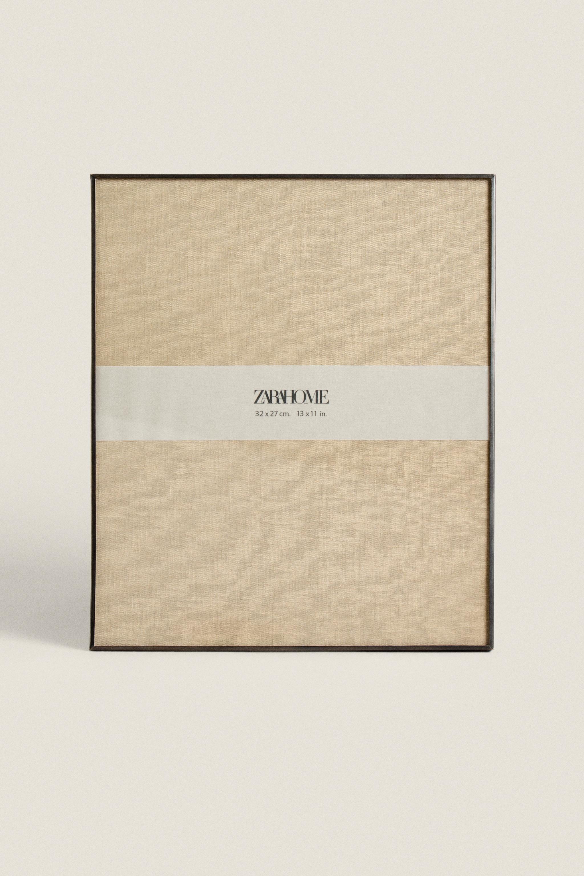 BLACK METAL PICTURE FRAME